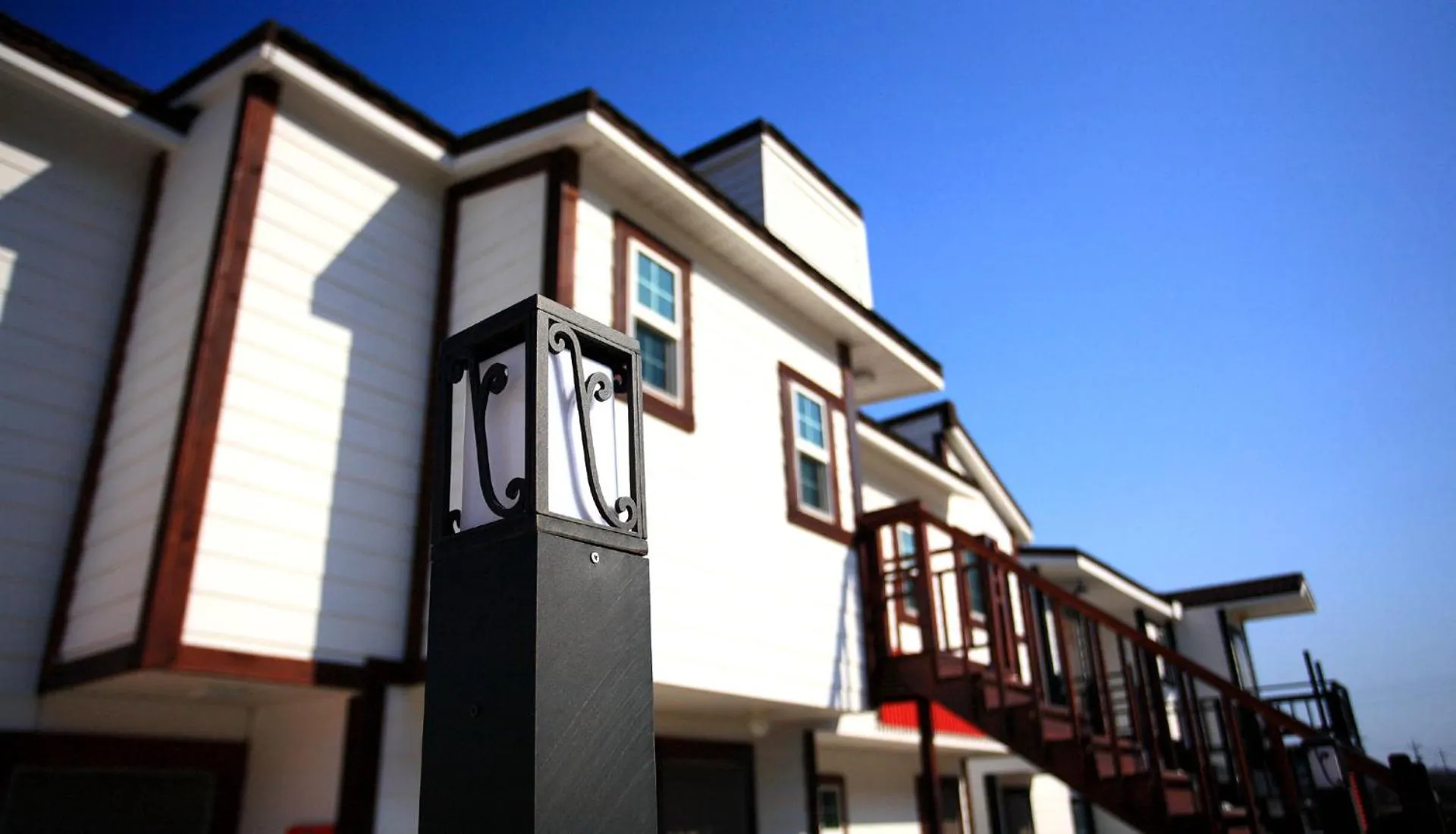 Property building in Bluesean Pension