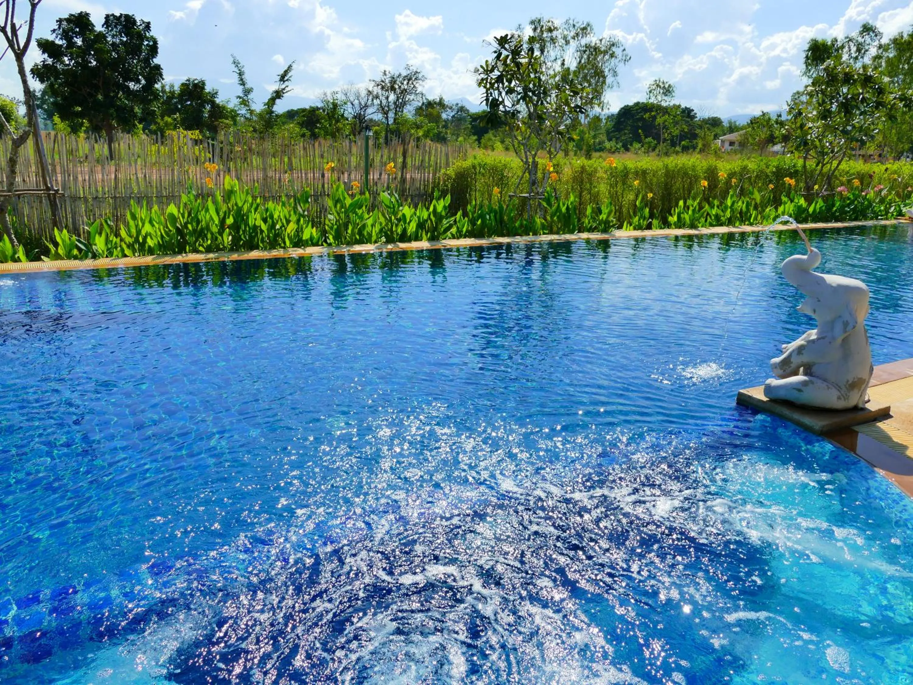 Swimming pool in Sawasdee Sukhothai Resort