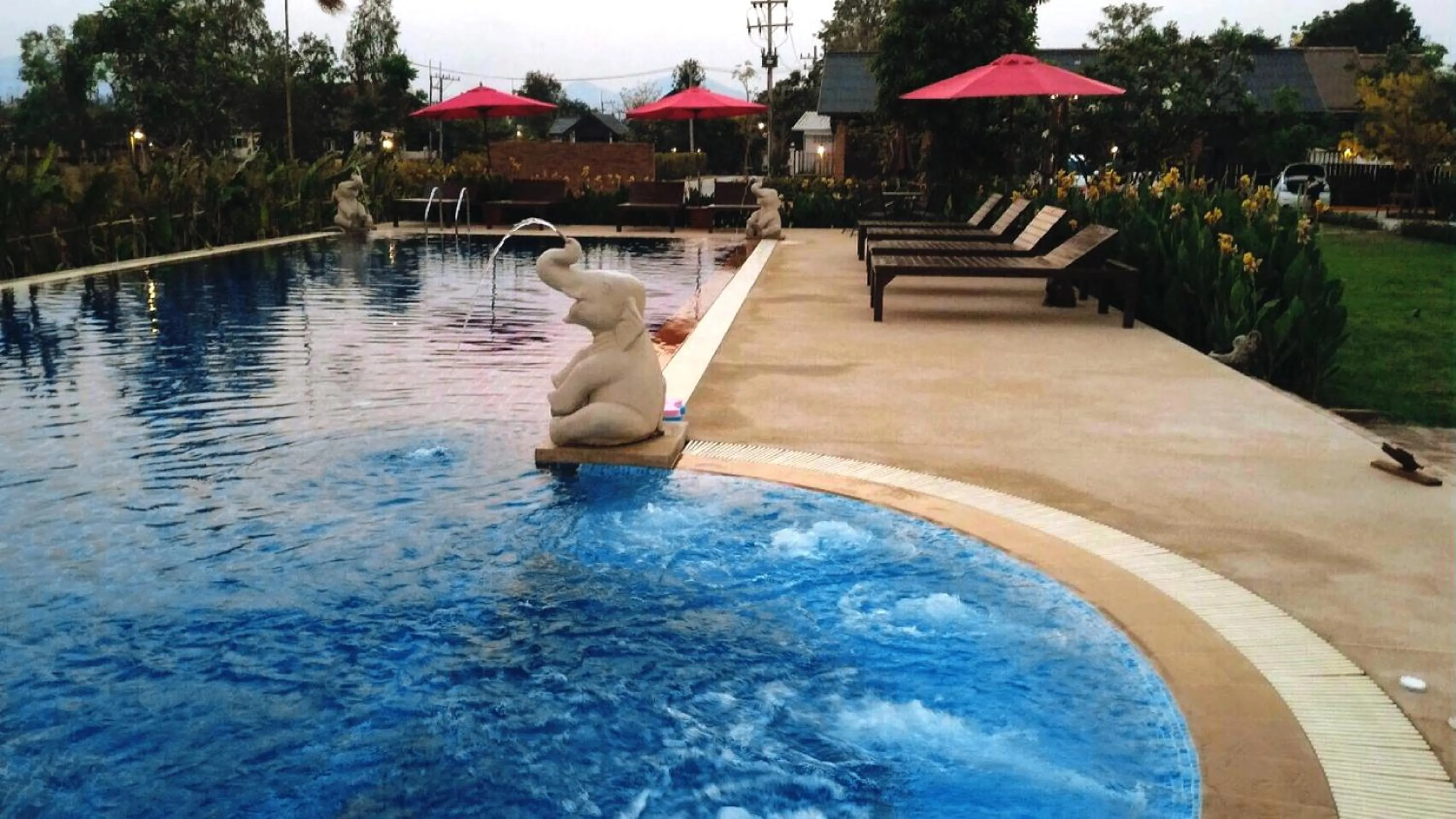 Swimming pool in Sawasdee Sukhothai Resort