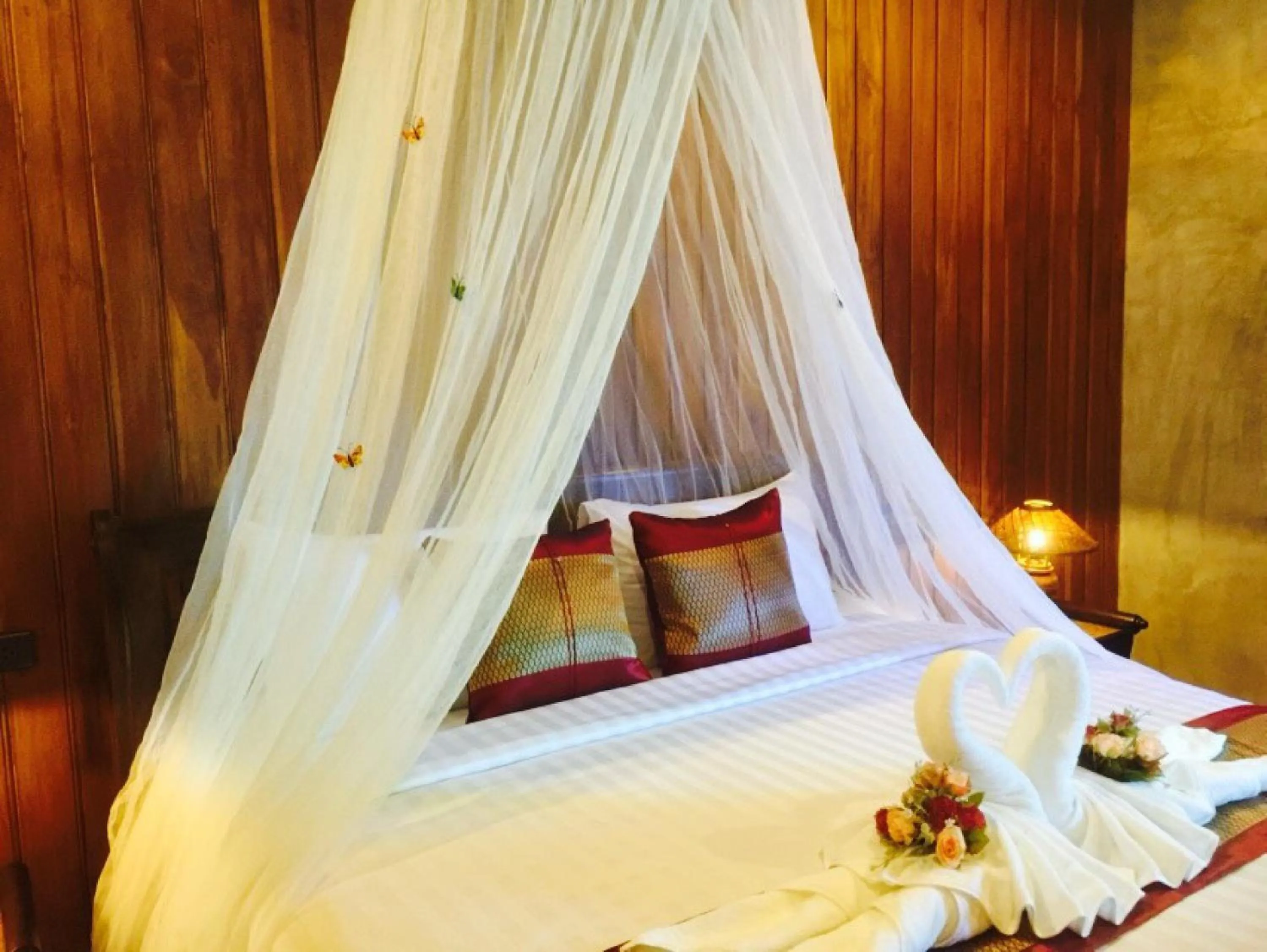 Photo of the whole room, Bed in Sawasdee Sukhothai Resort