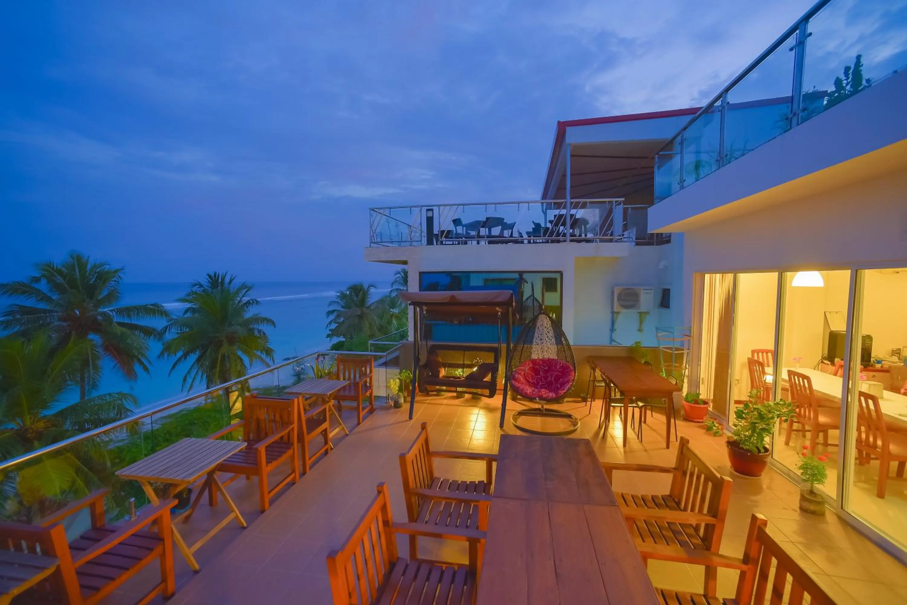 Restaurant/places to eat in Hathaa Beach Maldives