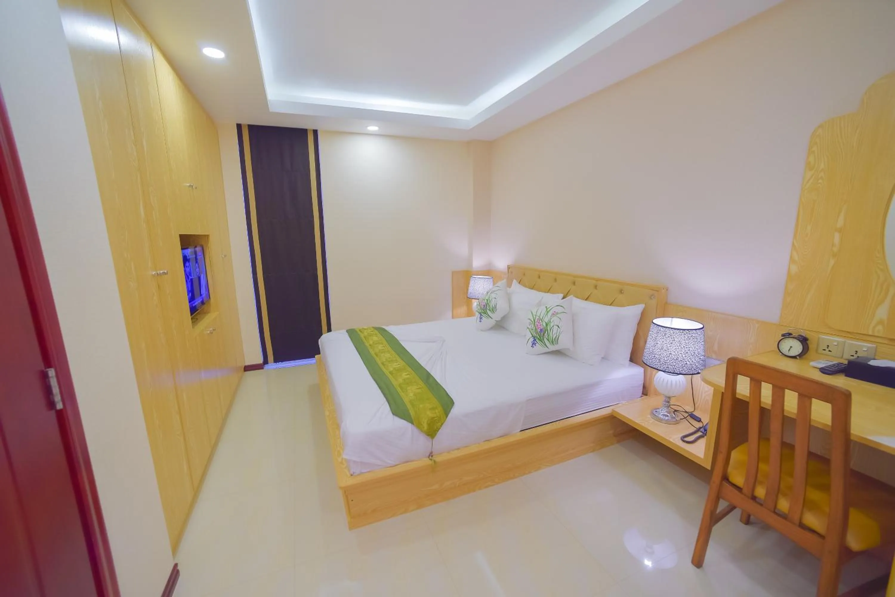 Bedroom, Bed in Hathaa Beach Maldives