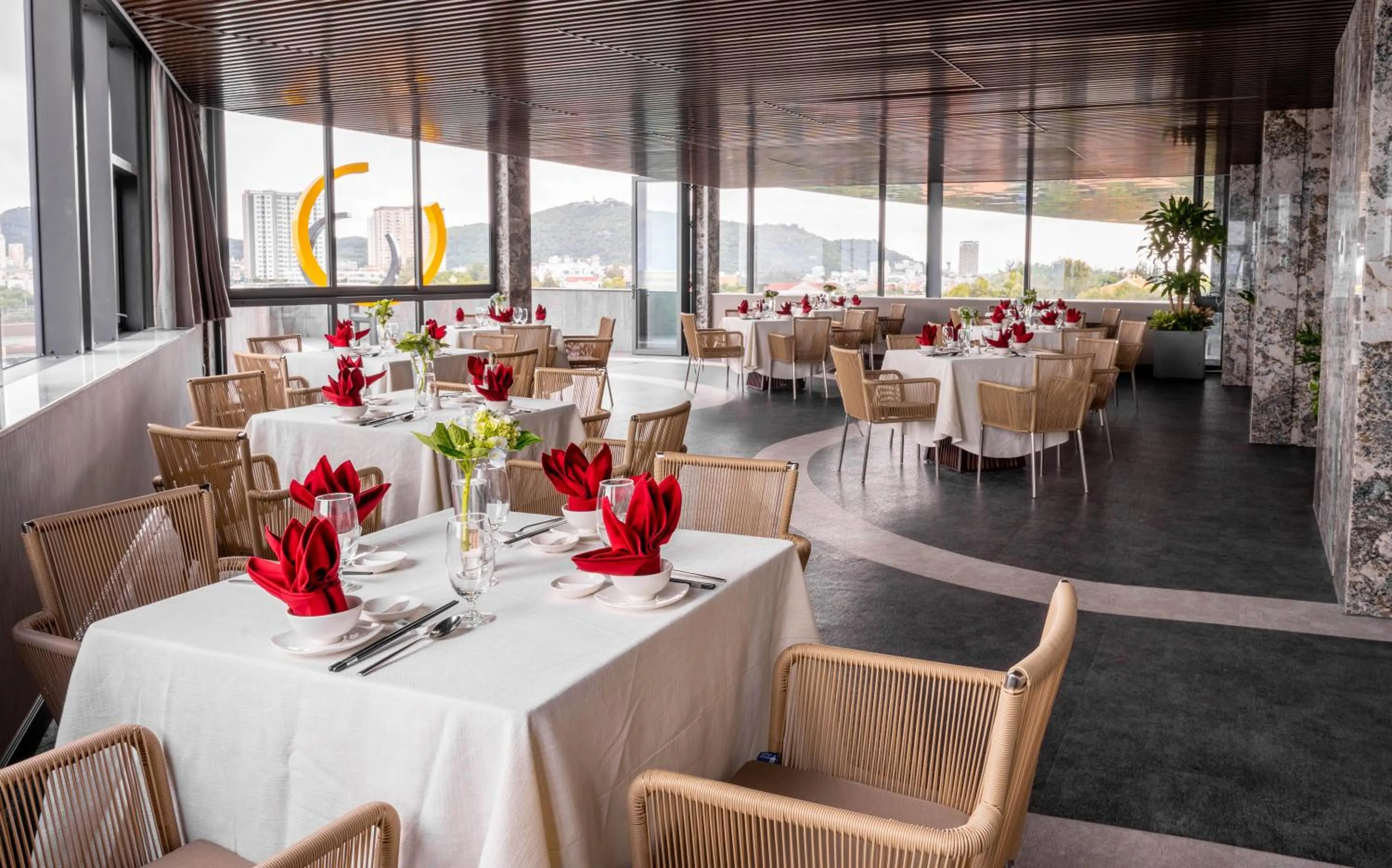 Restaurant/places to eat in The Malibu Hotel