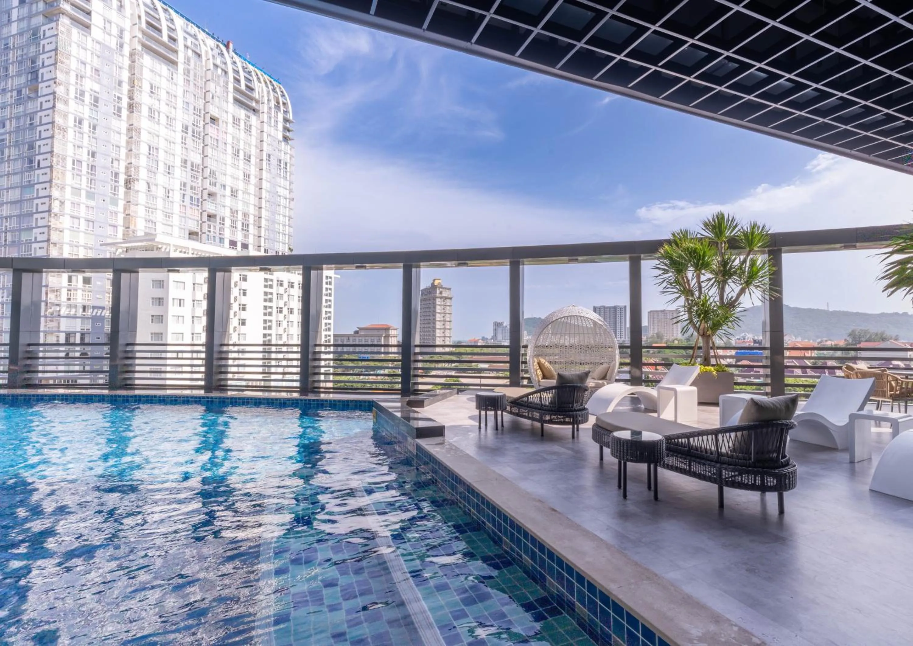 Swimming pool in The Malibu Hotel