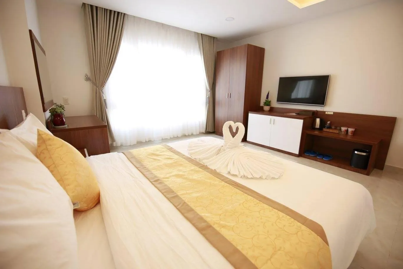 Day in Kim Hoa Hotel