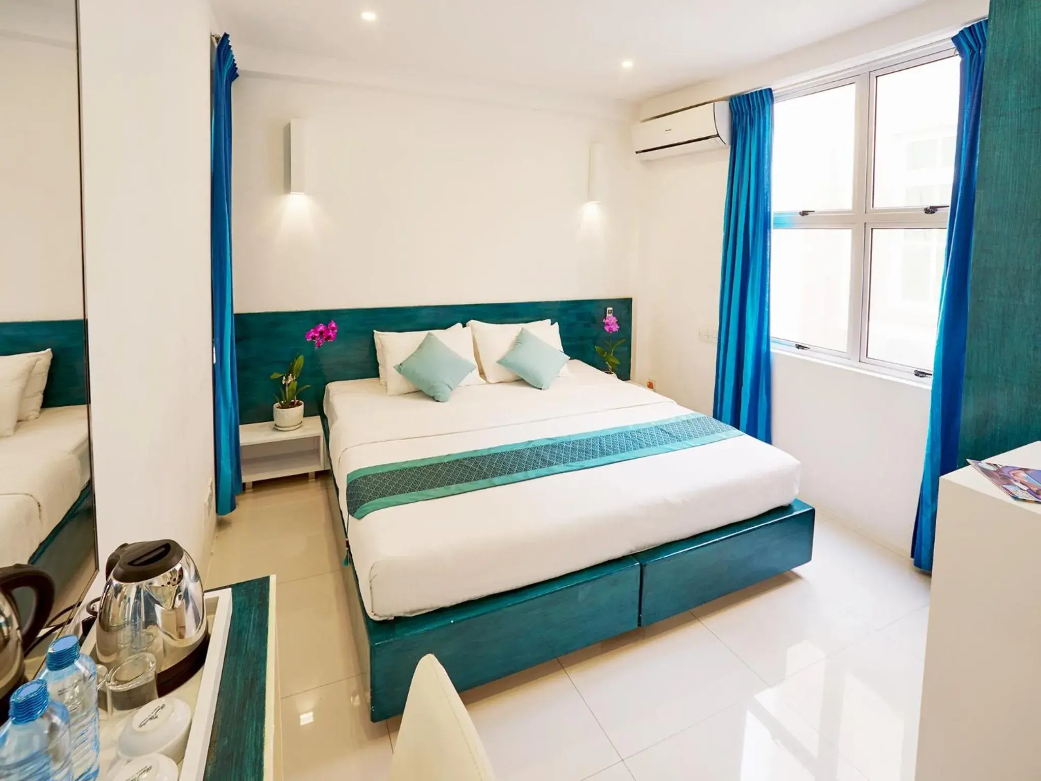 Coffee/tea facilities, Bed in Planktons Beach Coffee/tea facilities, Bed in Planktons Beach