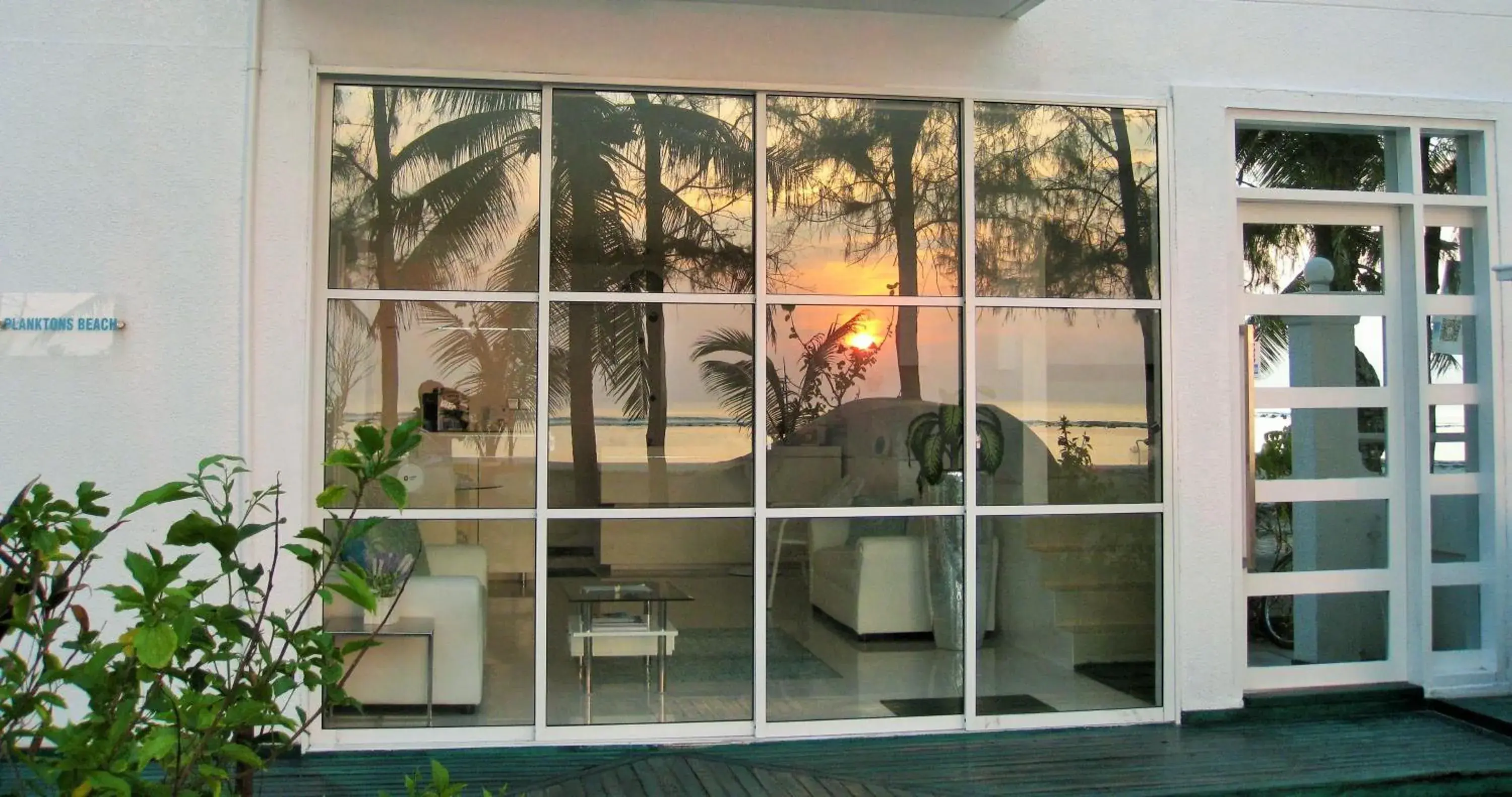 Property building in Planktons Beach Property building in Planktons Beach
