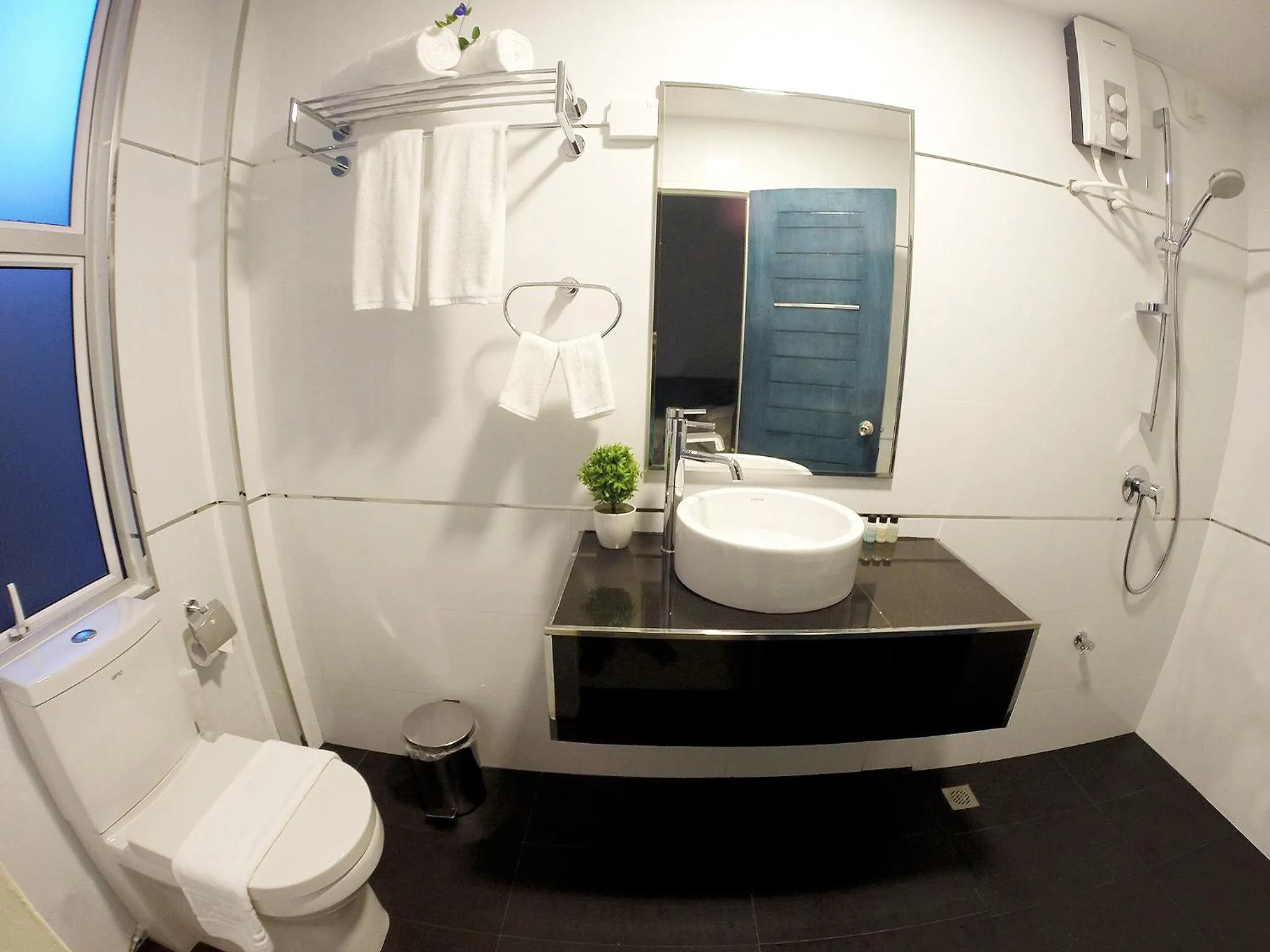 Bathroom in Planktons Beach