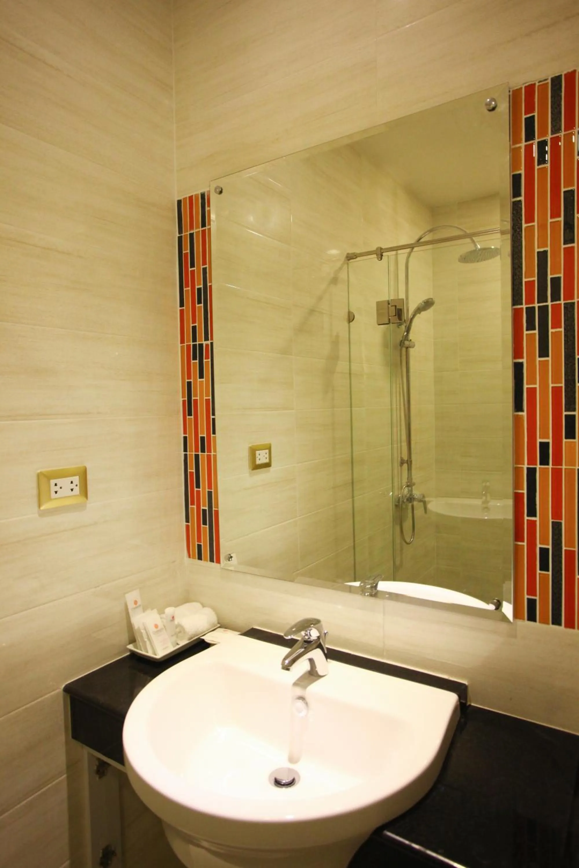 Bathroom in Chabana Kamala Hotel