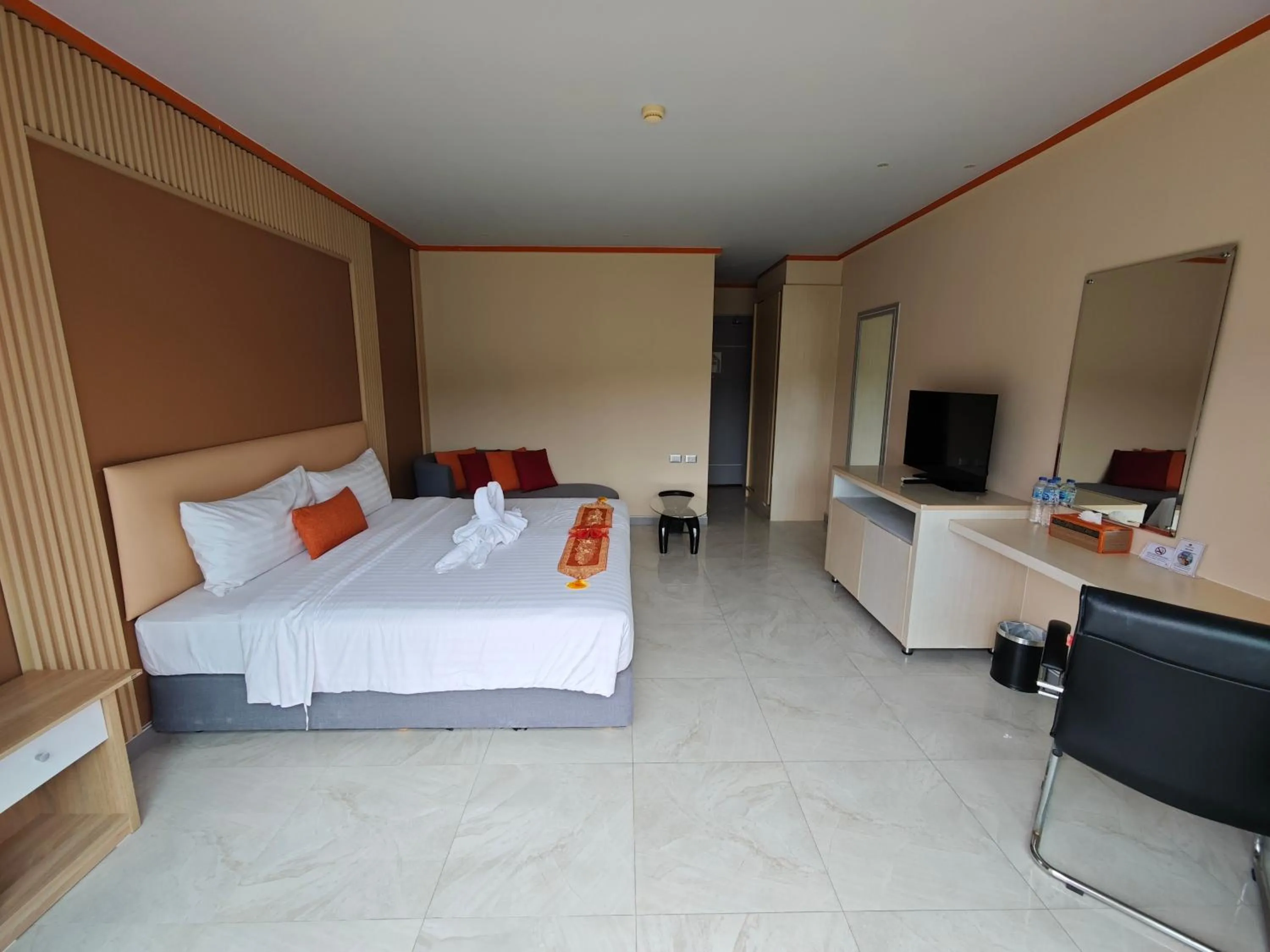 Floor plan, Bed in Chabana Kamala Hotel