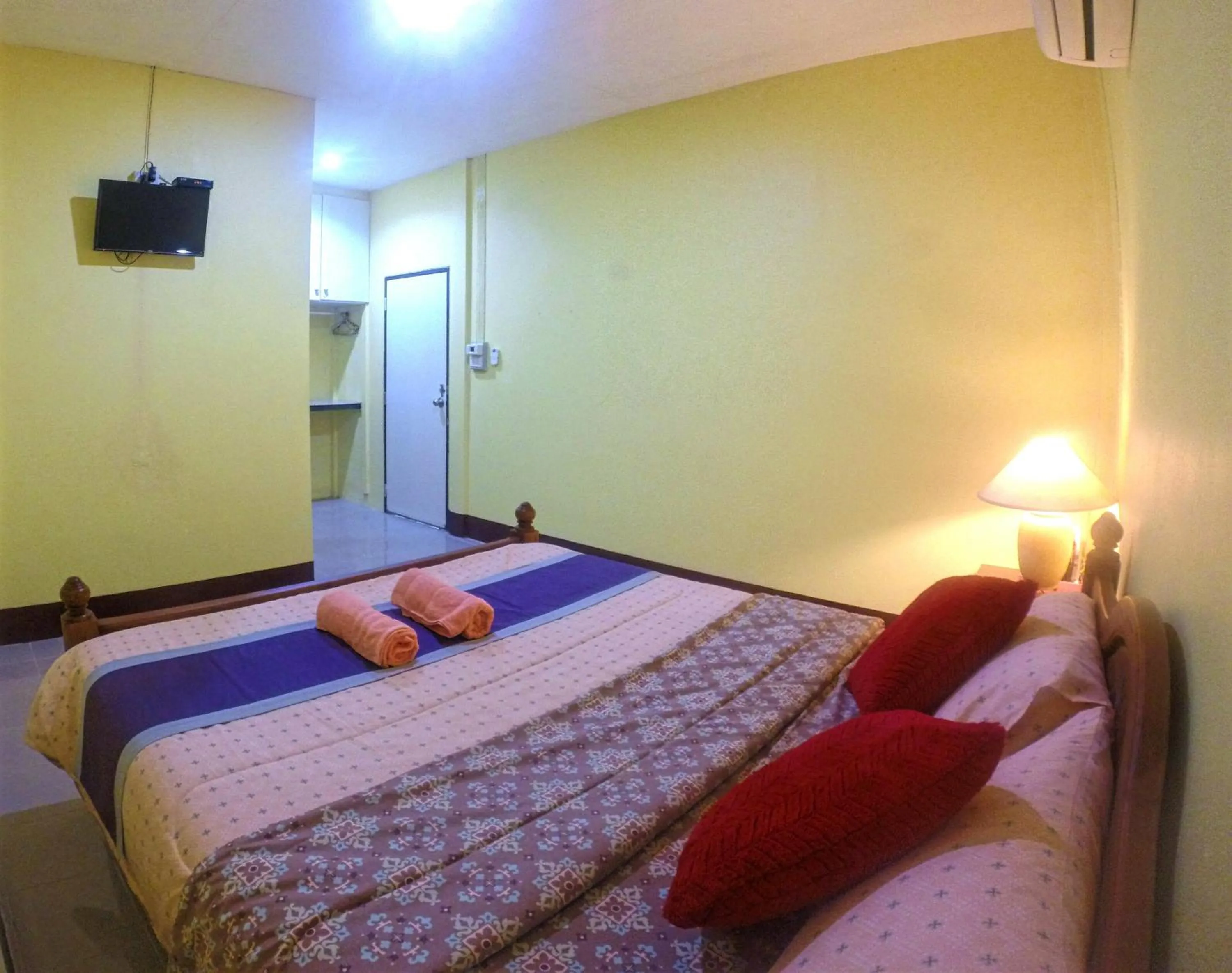 Bathroom, Bed in Khao Chang View Resort