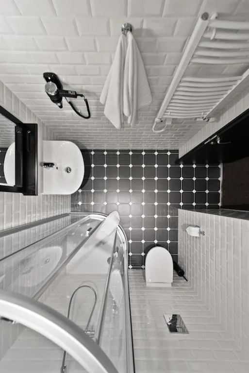 Bathroom in 15th Avenue