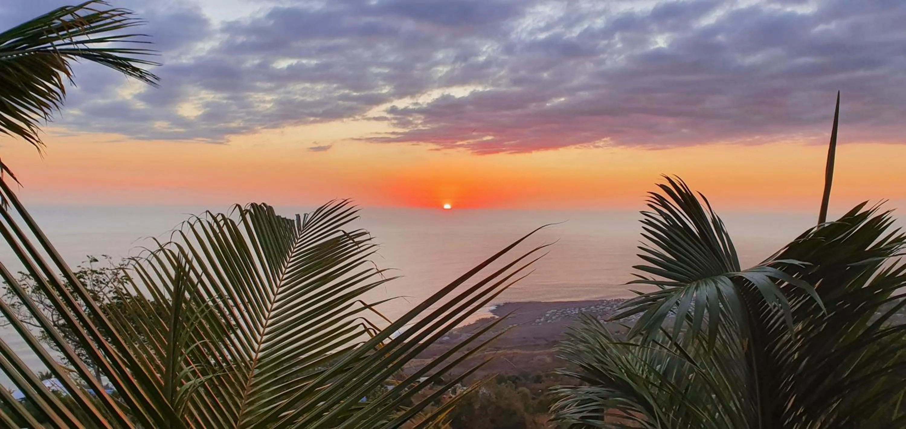 Sea view in Le Chalet de la Fontaine Saint Leu
