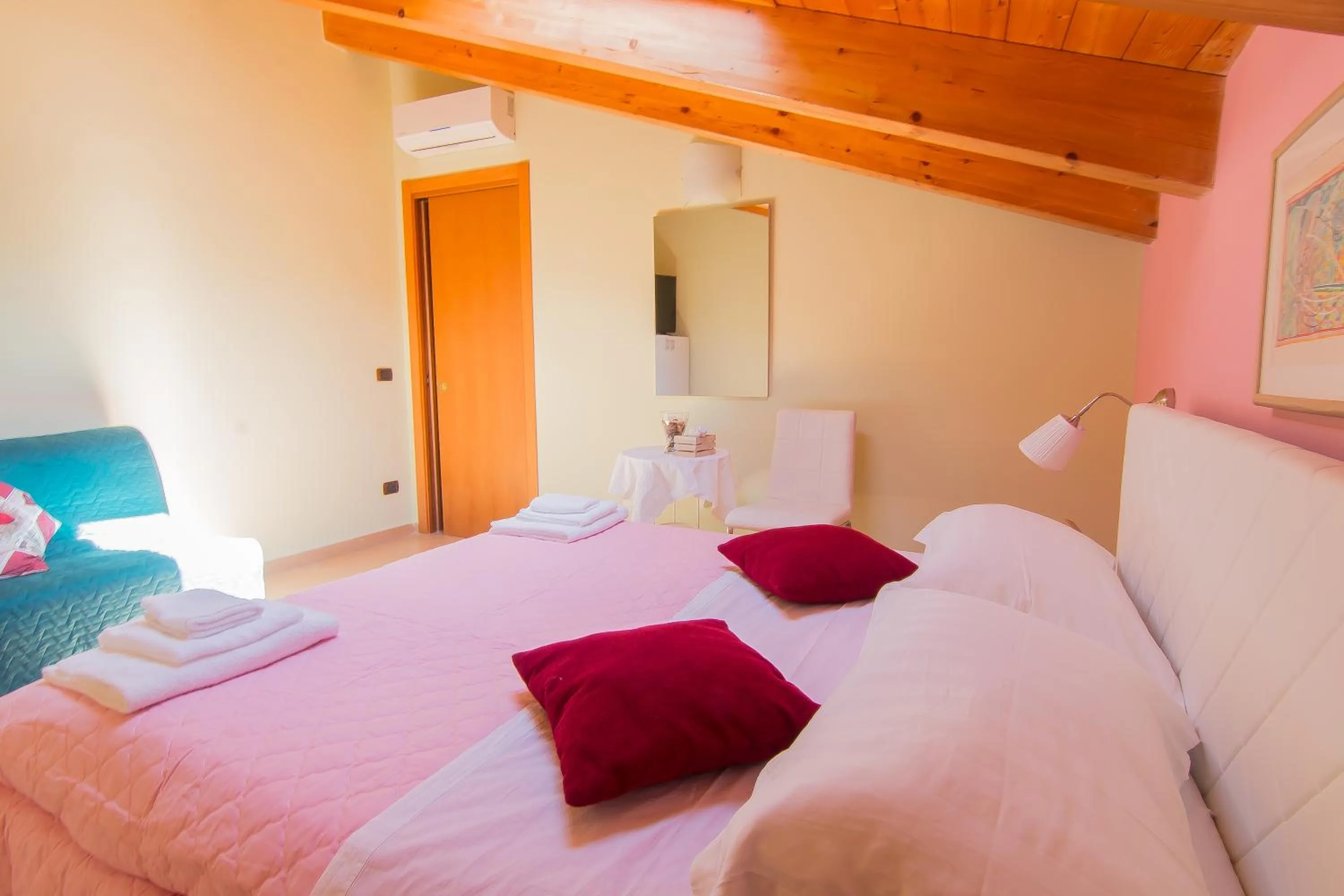 Photo of the whole room, Bed in B&B Sotto un Tetto