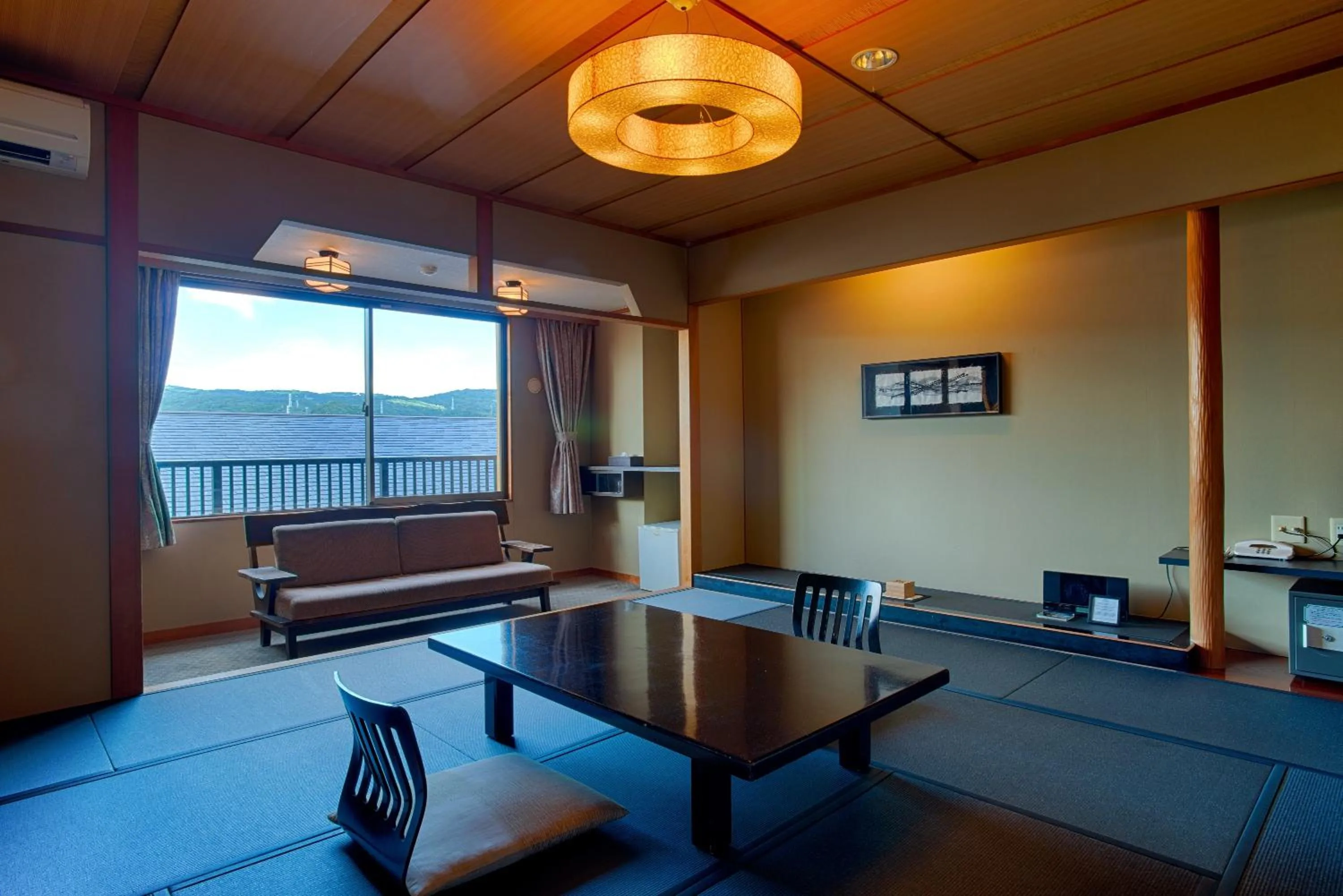 Photo of the whole room in Kouyurou Ikawa