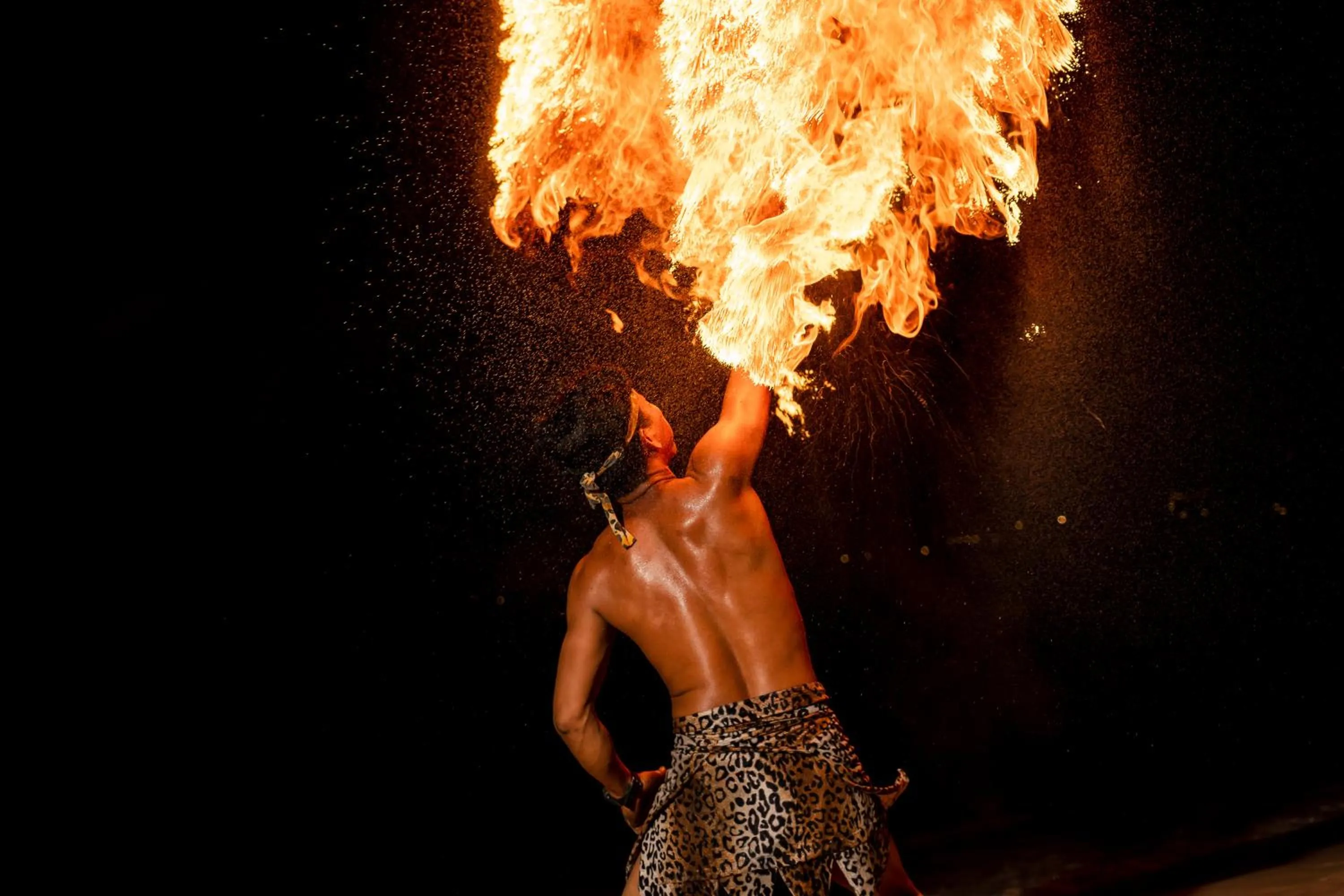 Evening entertainment in Koh Chang Paradise Resort & Spa