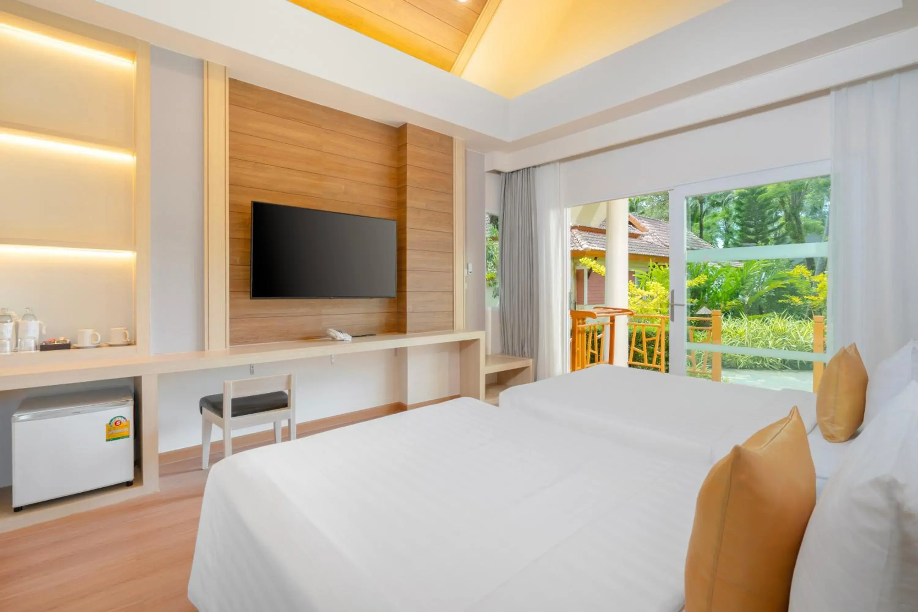 Superior Bungalow in Koh Chang Paradise Resort & Spa Superior Bungalow in Koh Chang Paradise Resort & Spa