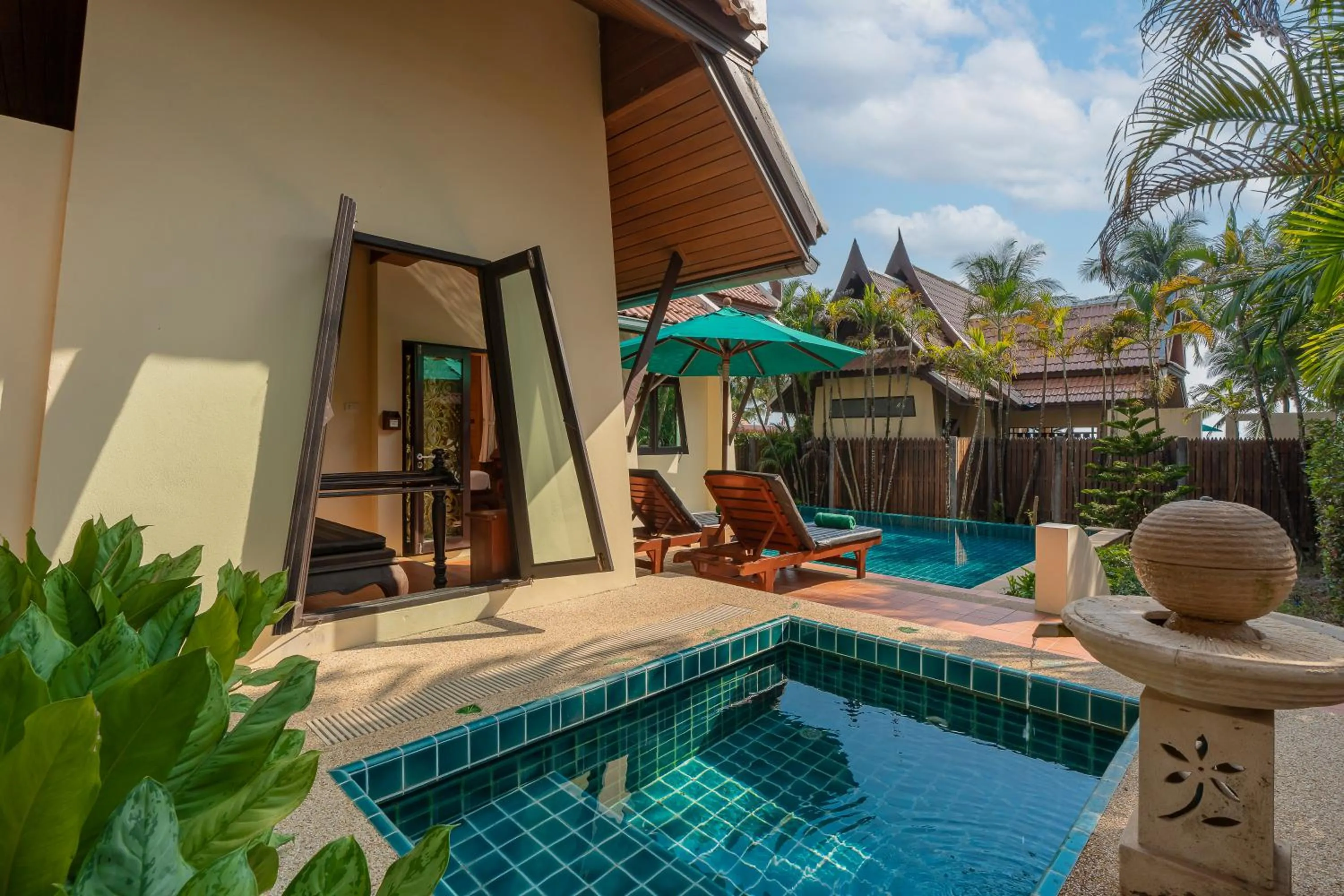Swimming pool in Koh Chang Paradise Resort & Spa