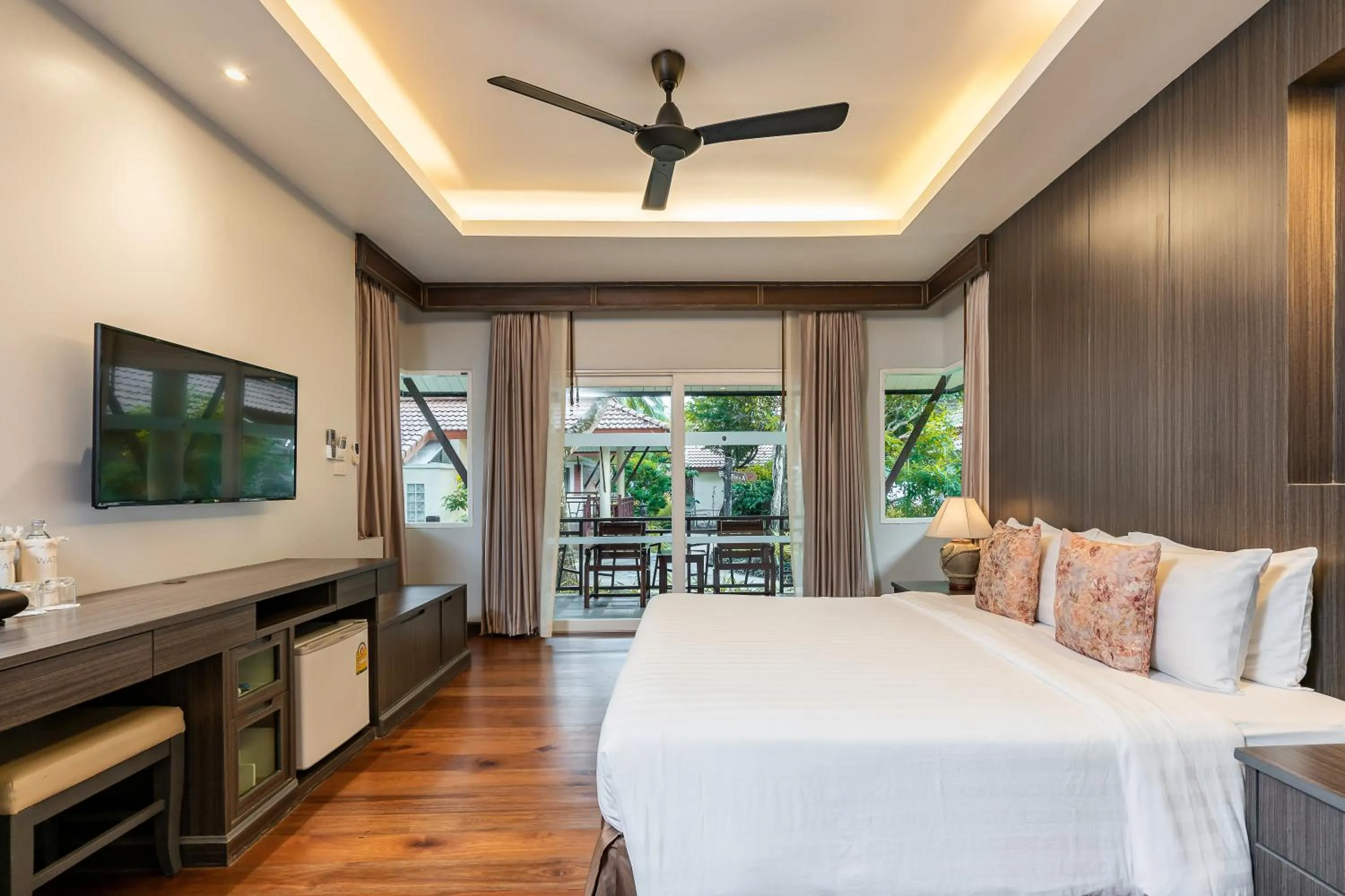 Photo of the whole room, Bed in Koh Chang Paradise Resort & Spa