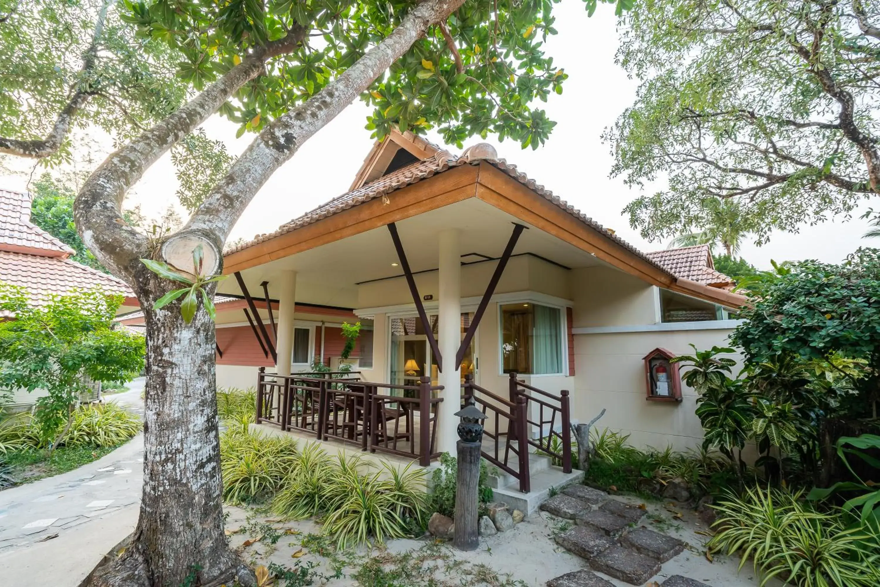 Property building in Koh Chang Paradise Resort & Spa Property building in Koh Chang Paradise Resort & Spa