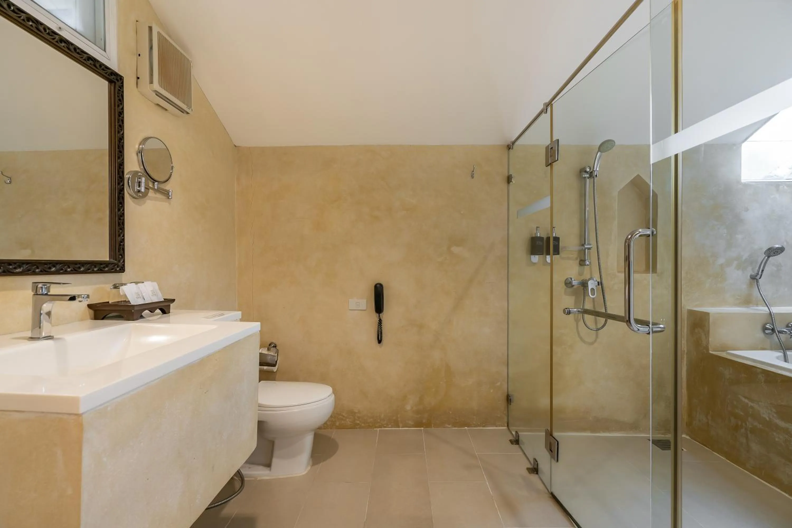 Bathroom in Koh Chang Paradise Resort & Spa