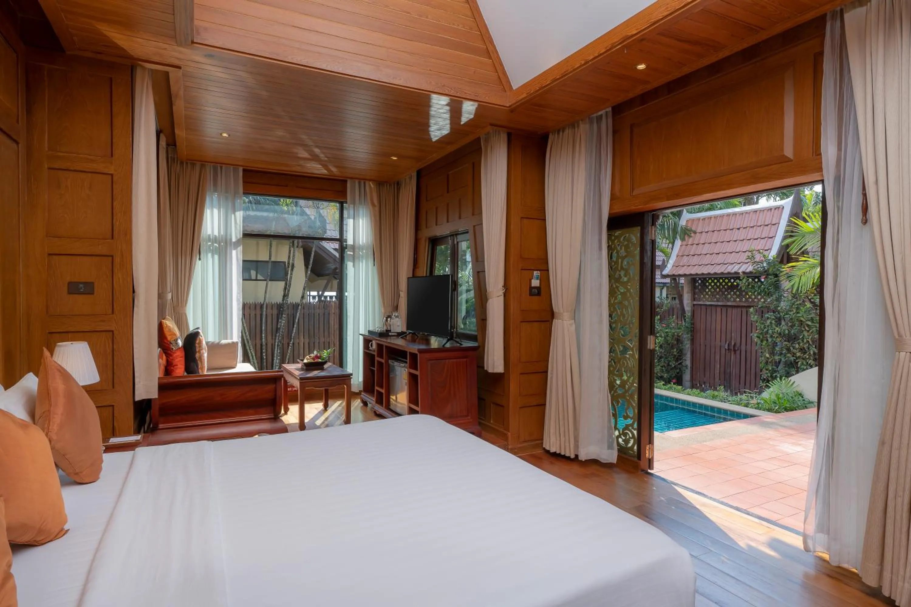 Photo of the whole room, Bed in Koh Chang Paradise Resort & Spa