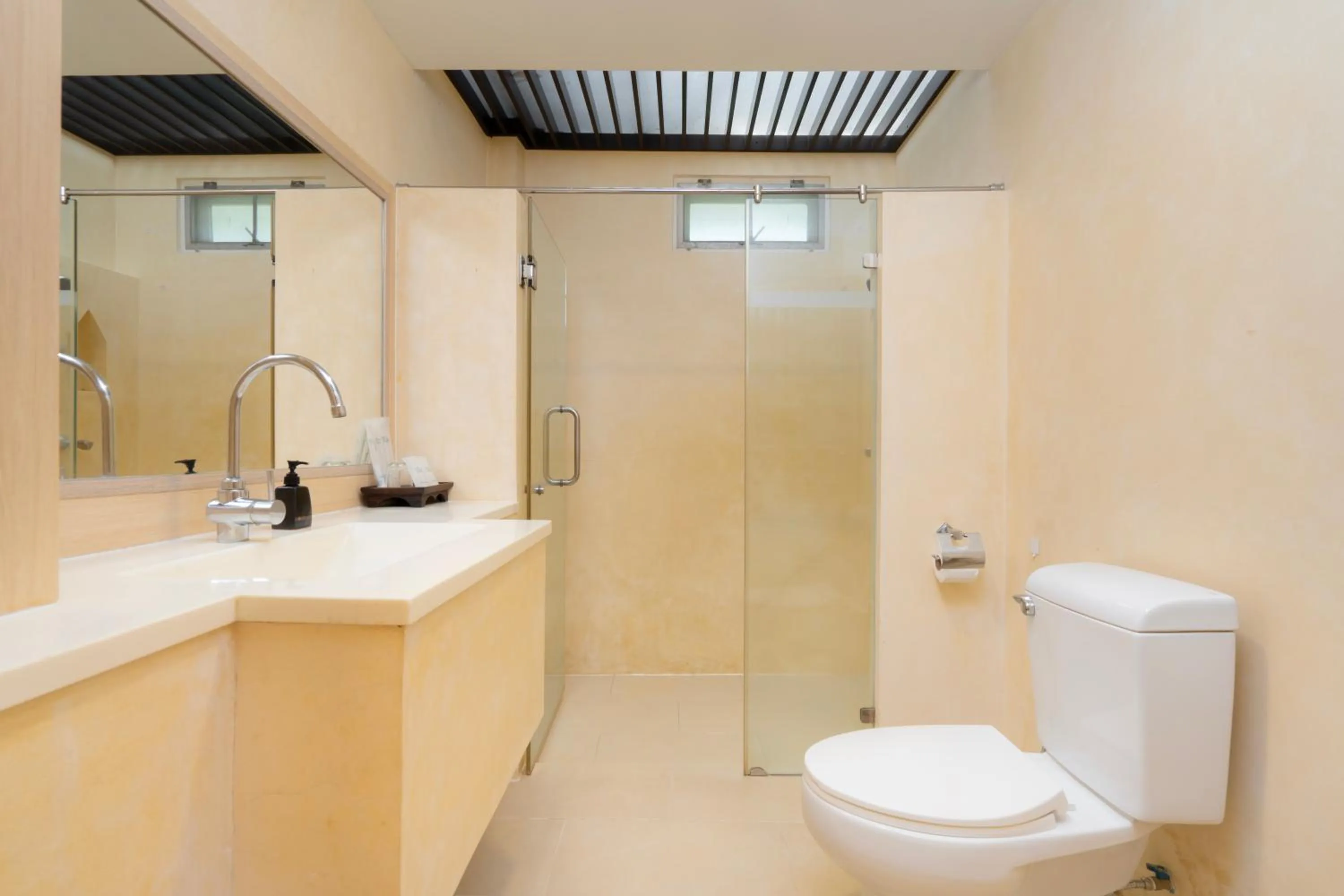 Bathroom in Koh Chang Paradise Resort & Spa