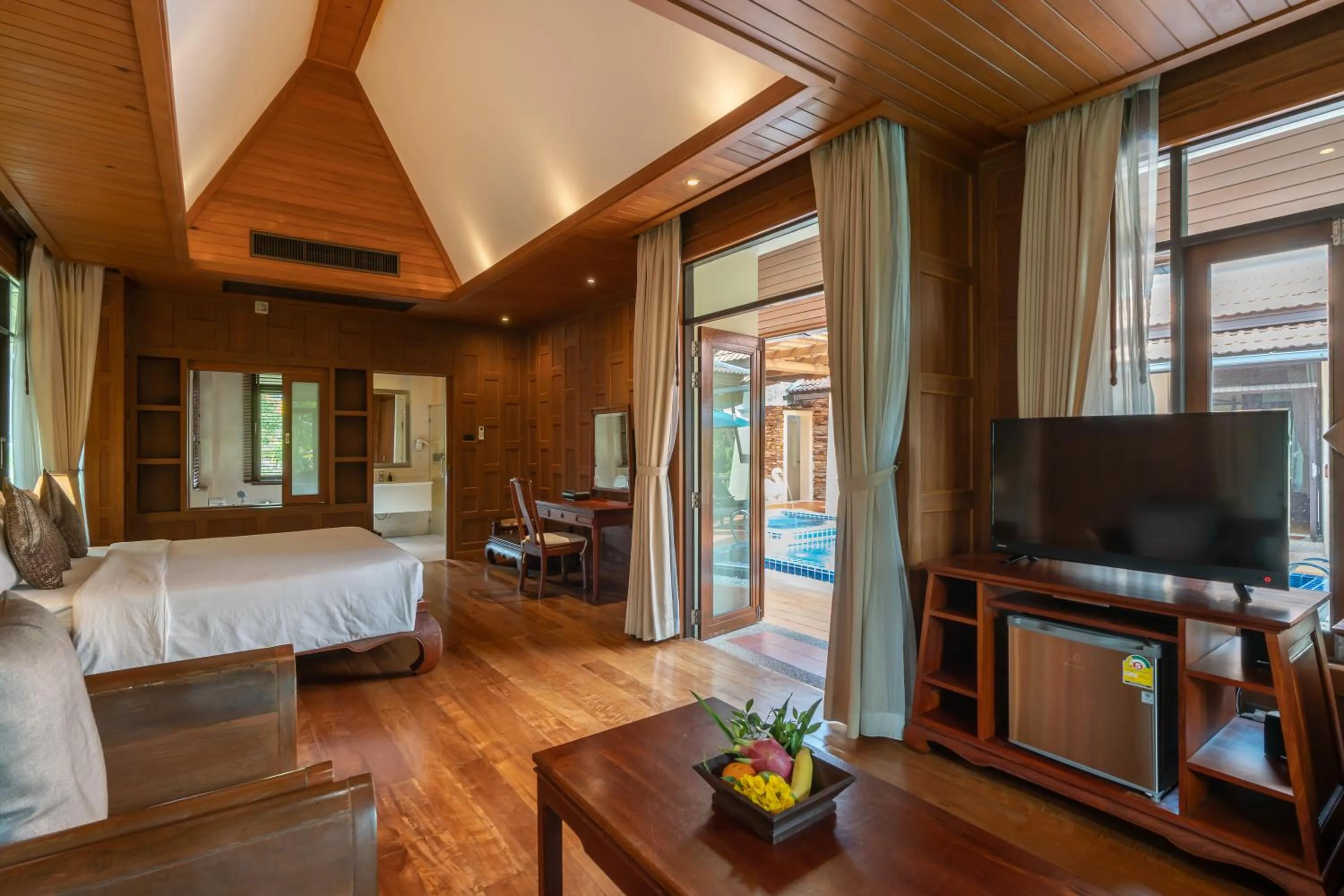 Photo of the whole room, Bed in Koh Chang Paradise Resort & Spa
