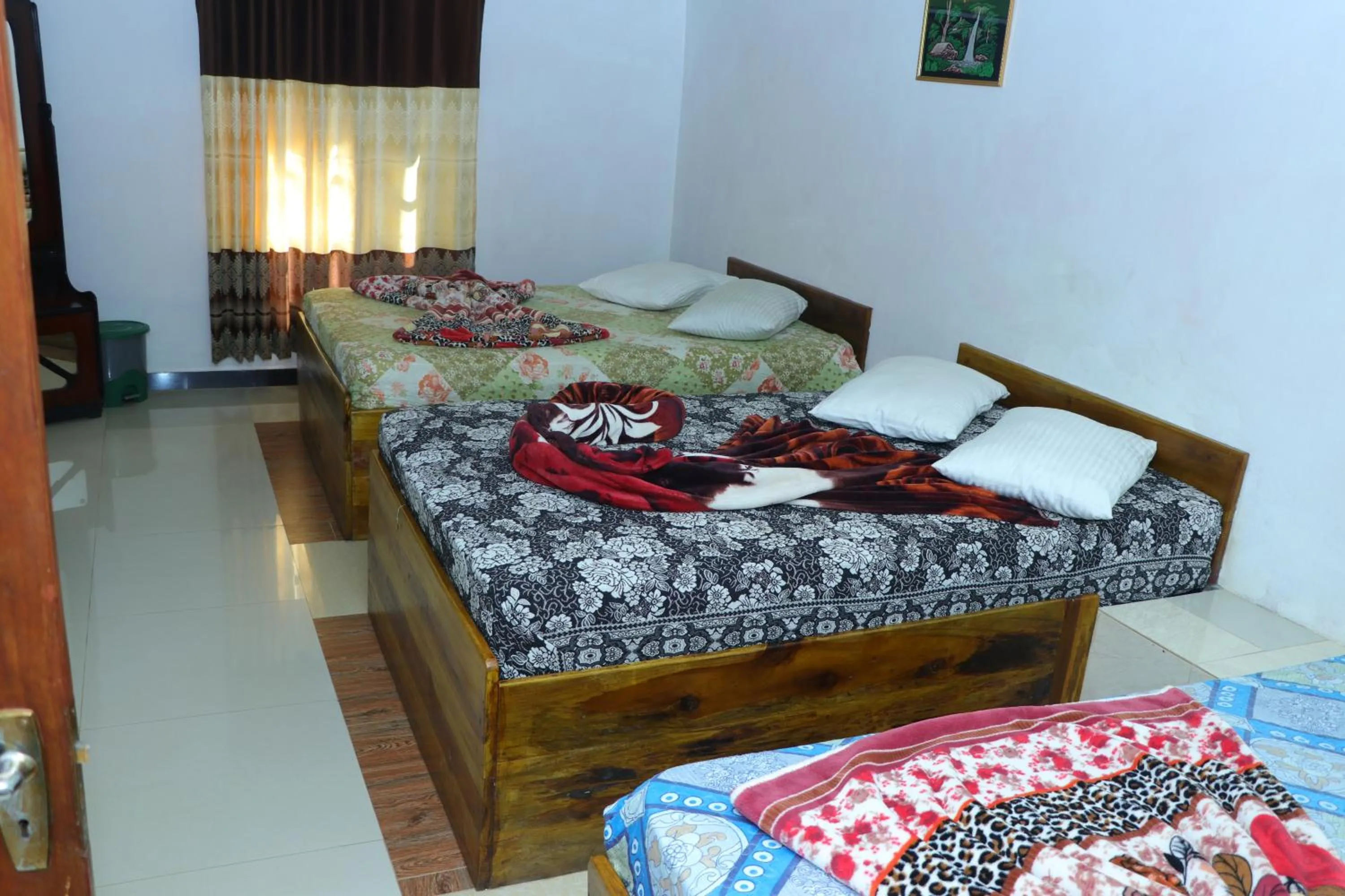 Bed in Ayos Hill Adam's Peak Free Shuttle