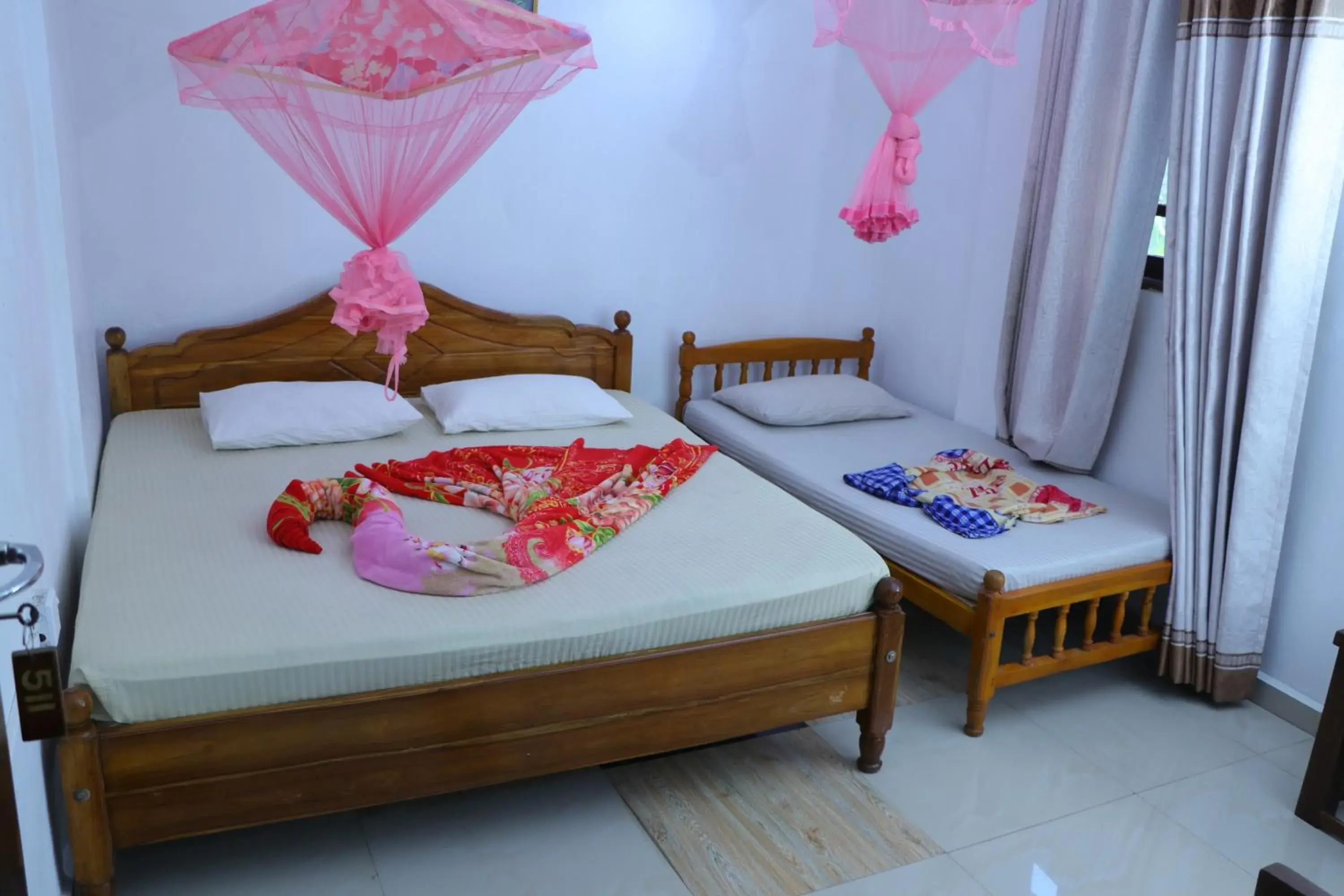 Quadruple Room in Ayos Hill Adam's Peak Free Shuttle Quadruple Room in Ayos Hill Adam's Peak Free Shuttle