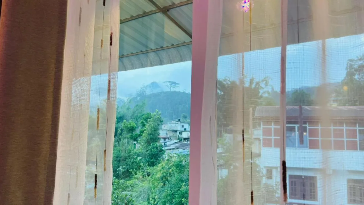 Ayos Hill Adam's Peak Free Shuttle