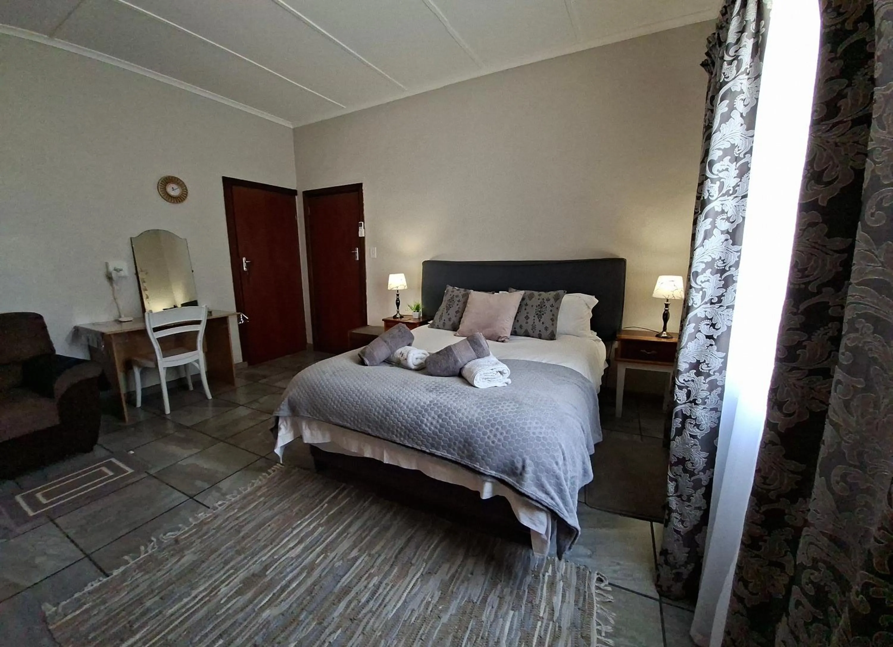 air conditioner, Bed in Altenburgh Accommodation - Apartments