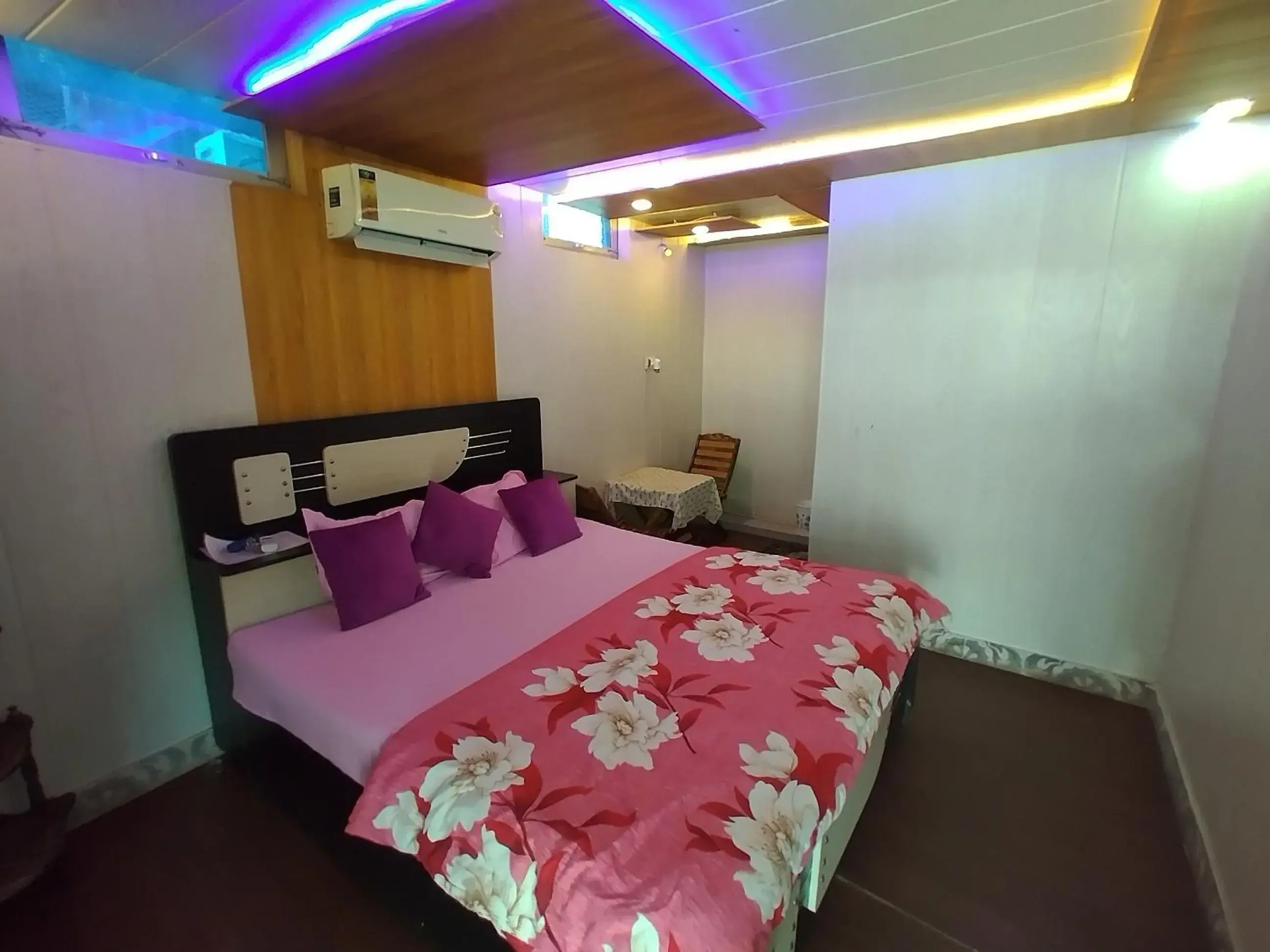 Luxury Room in Haveli Taragarh Palace Luxury Room in Haveli Taragarh Palace