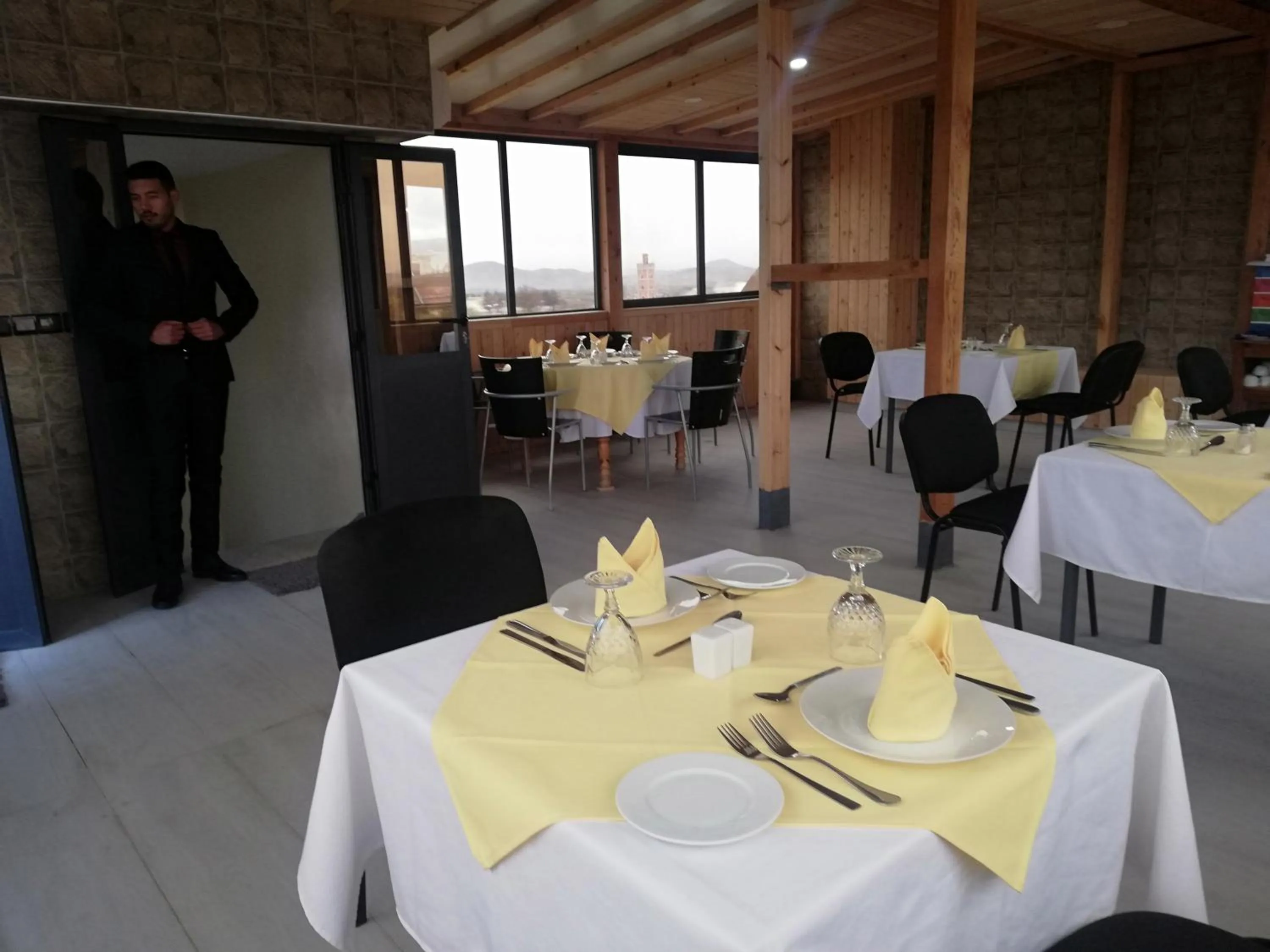 Restaurant/places to eat in Hotel School Ersat Azrou