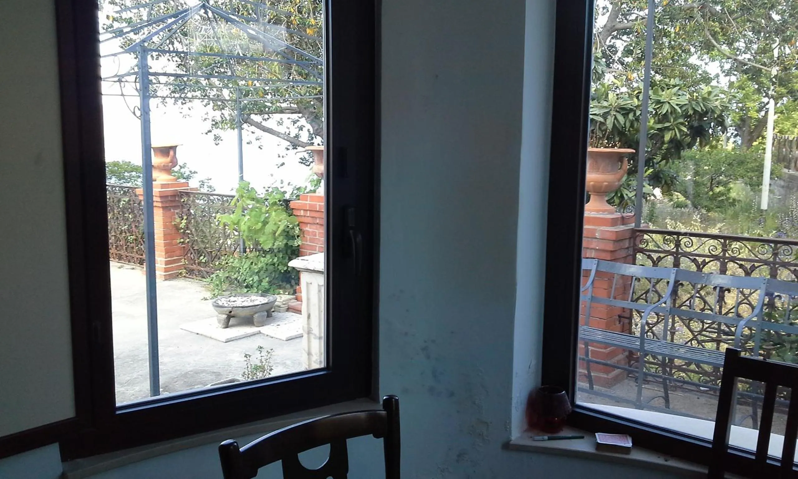 Property building in La cage aux folles B&B