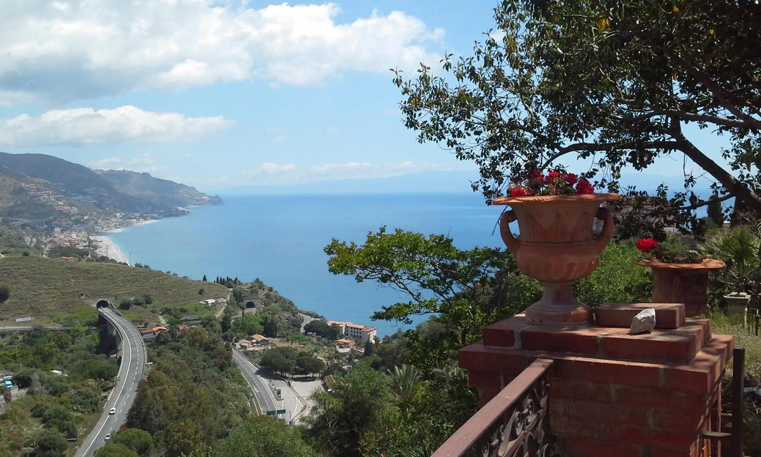 Property building in La cage aux folles B&B