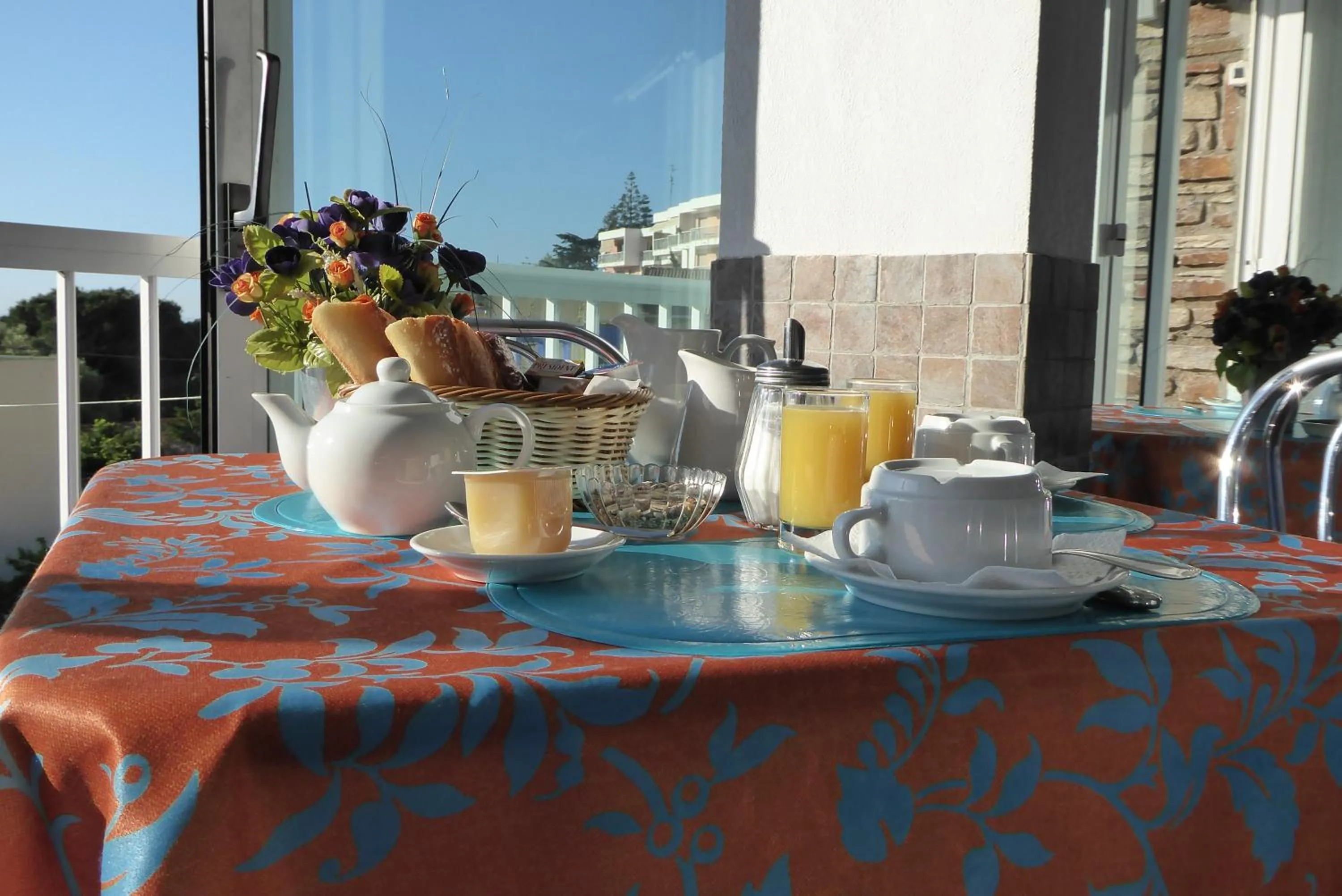 Continental breakfast in Hotel Cyrnea