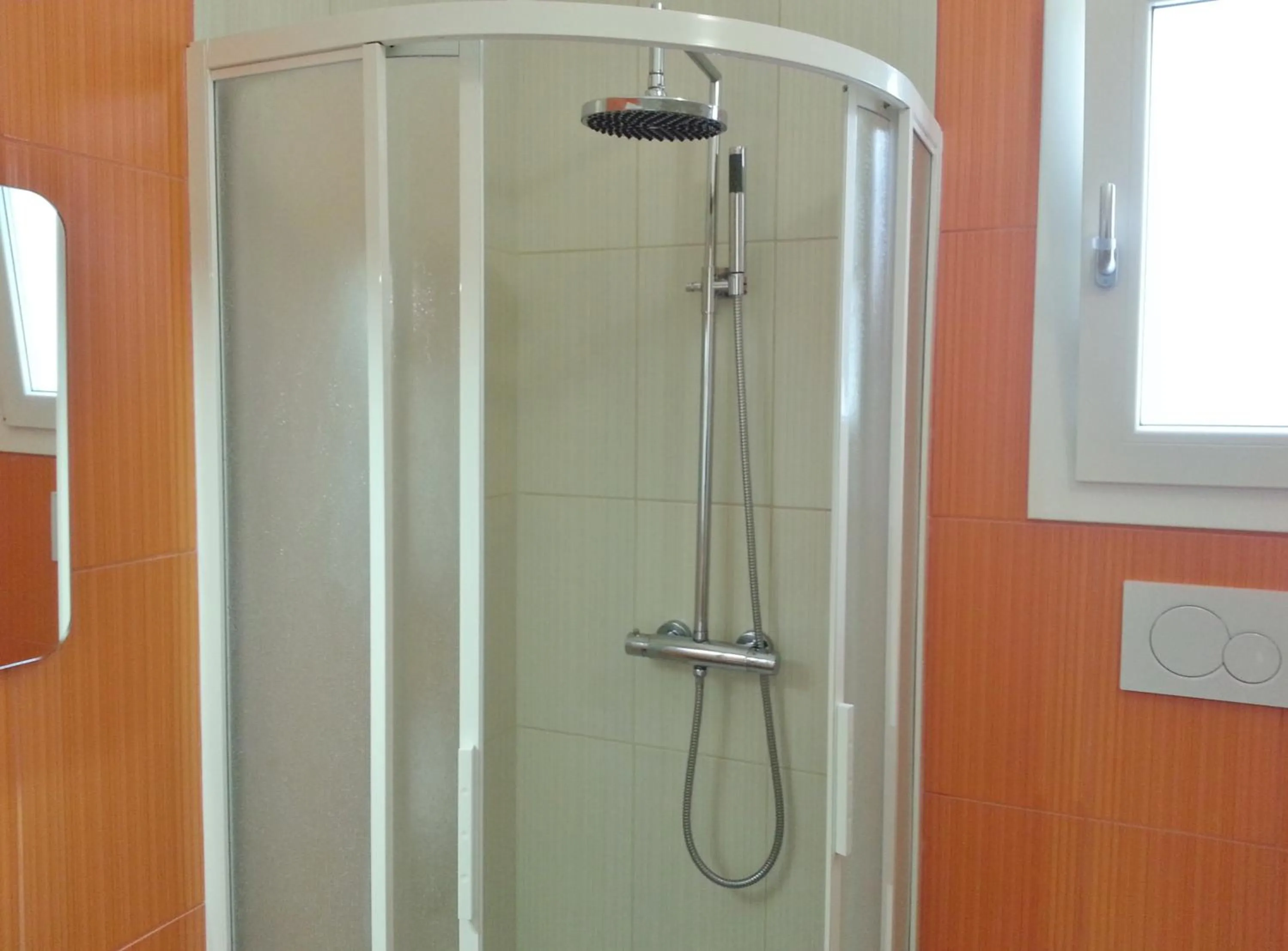 Shower in B&B Brezza Marina