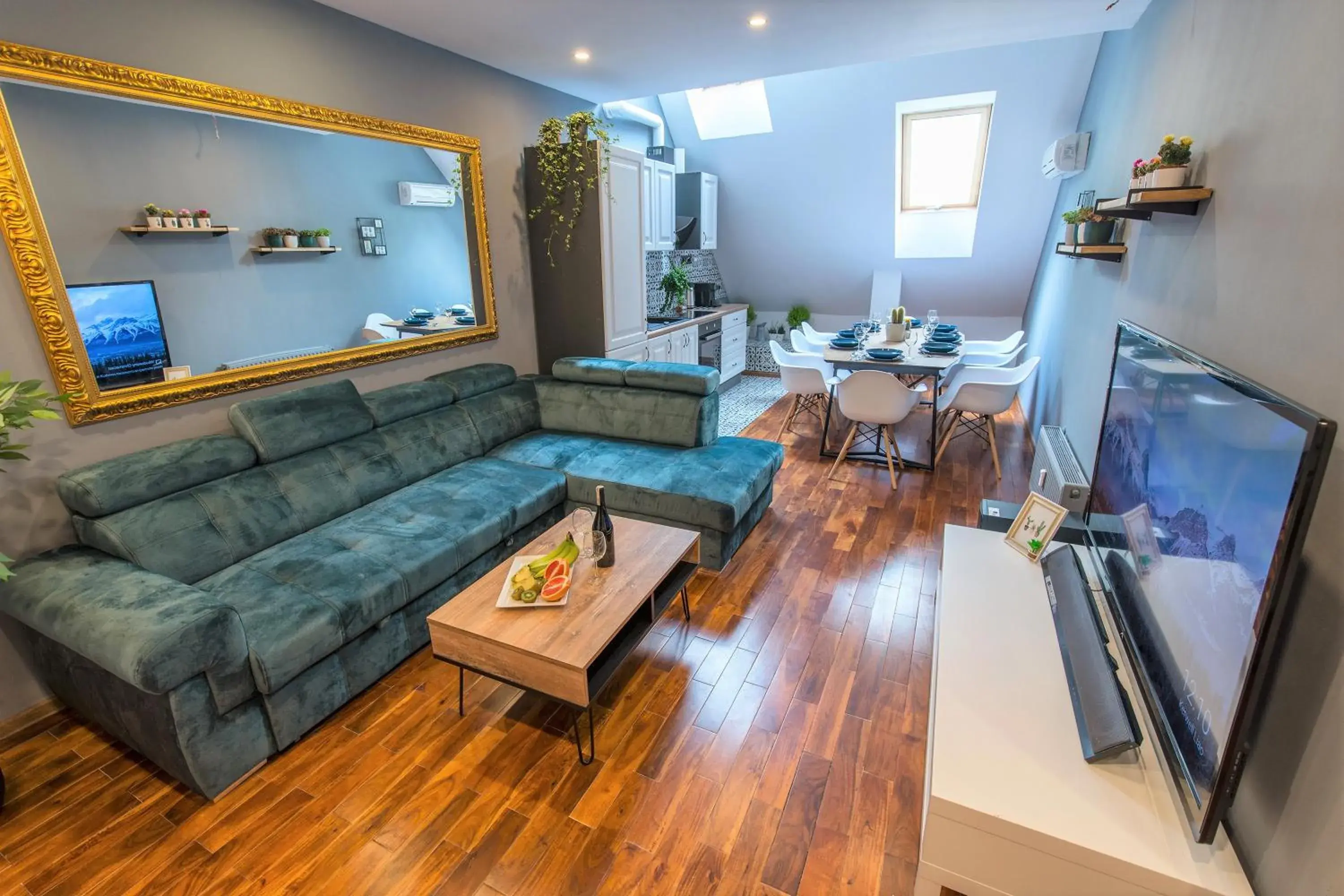 Deluxe Family Suite - nr 30 in Galeria Italiana Apartments Deluxe Family Suite - nr 30 in Galeria Italiana Apartments