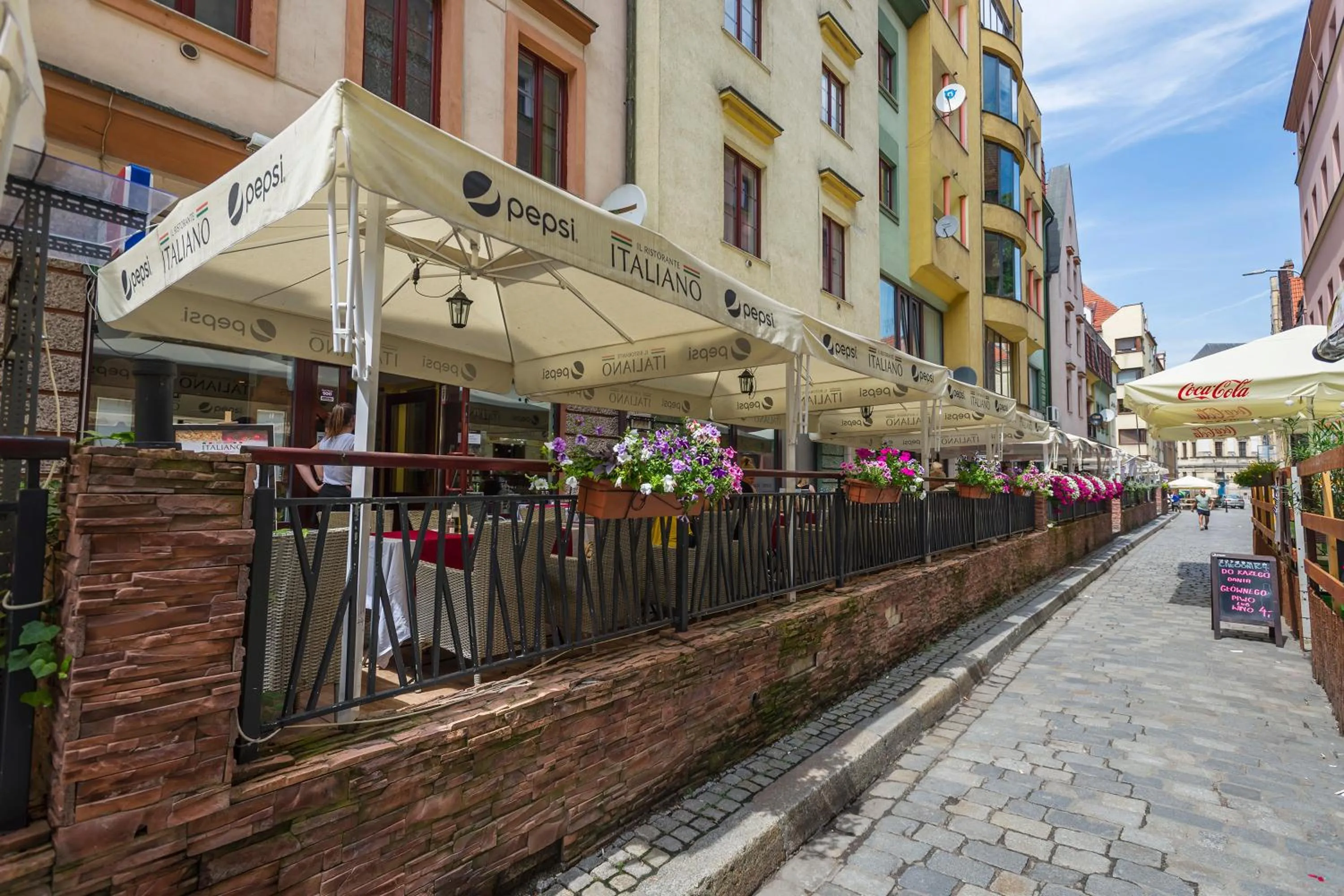 Street view in Galeria Italiana Apartments