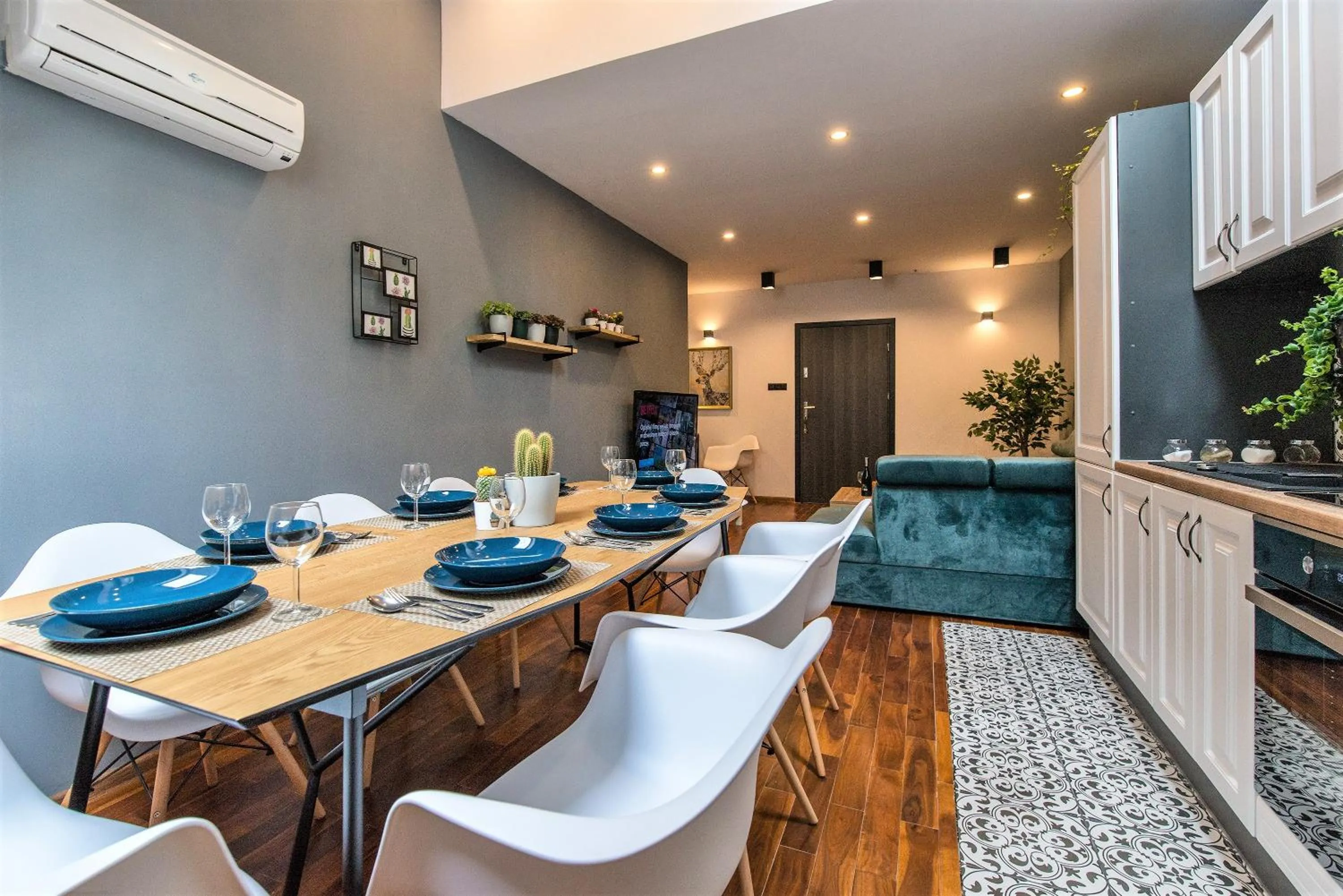 Dining area in Galeria Italiana Apartments