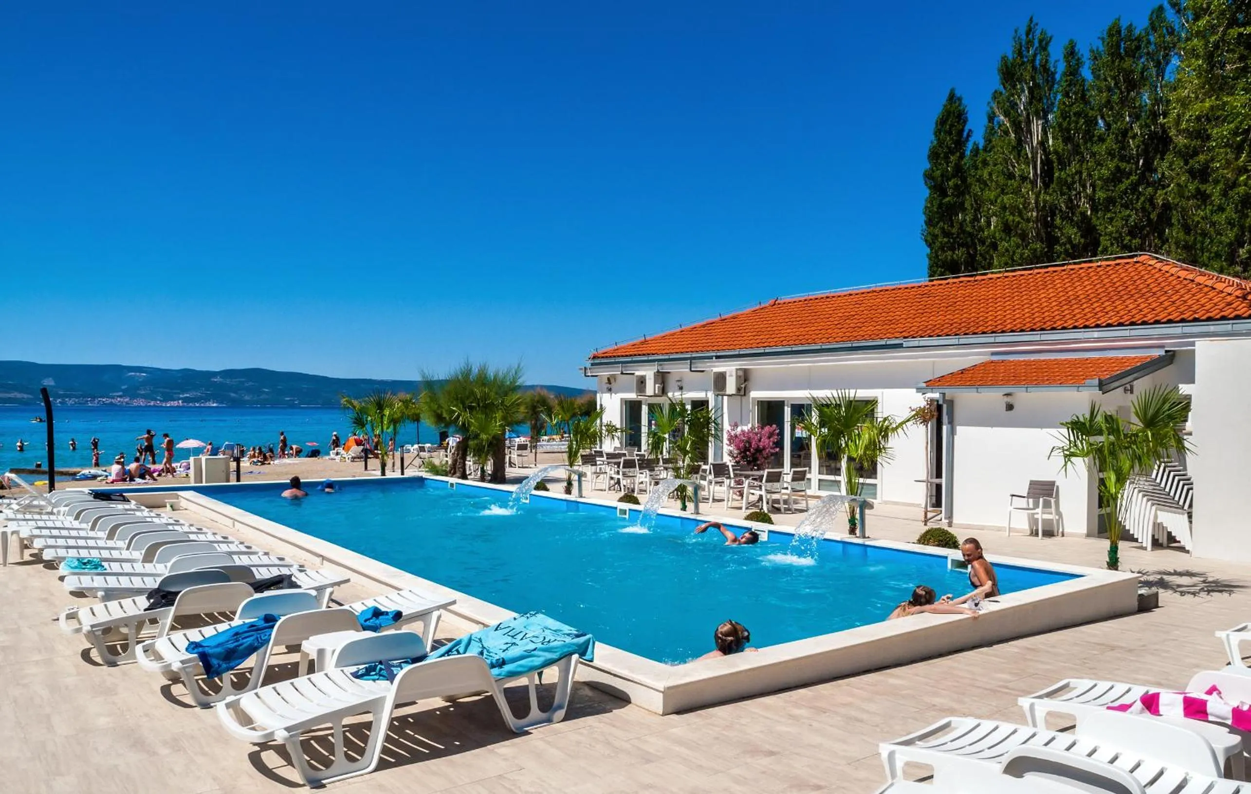 Restaurant/places to eat in Mobile Homes Camp Galeb