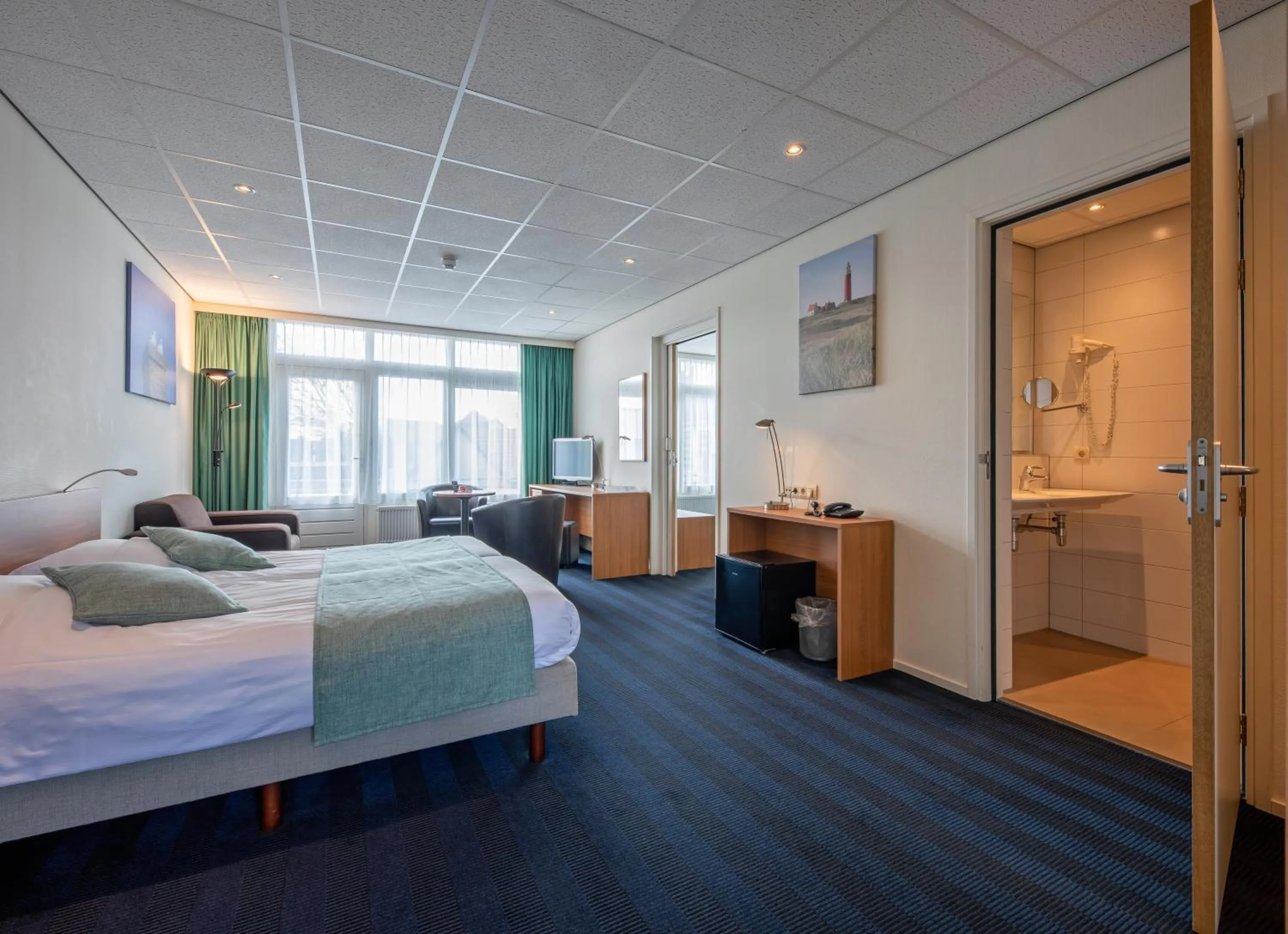 Photo of the whole room, Bed in Hotel de Branding