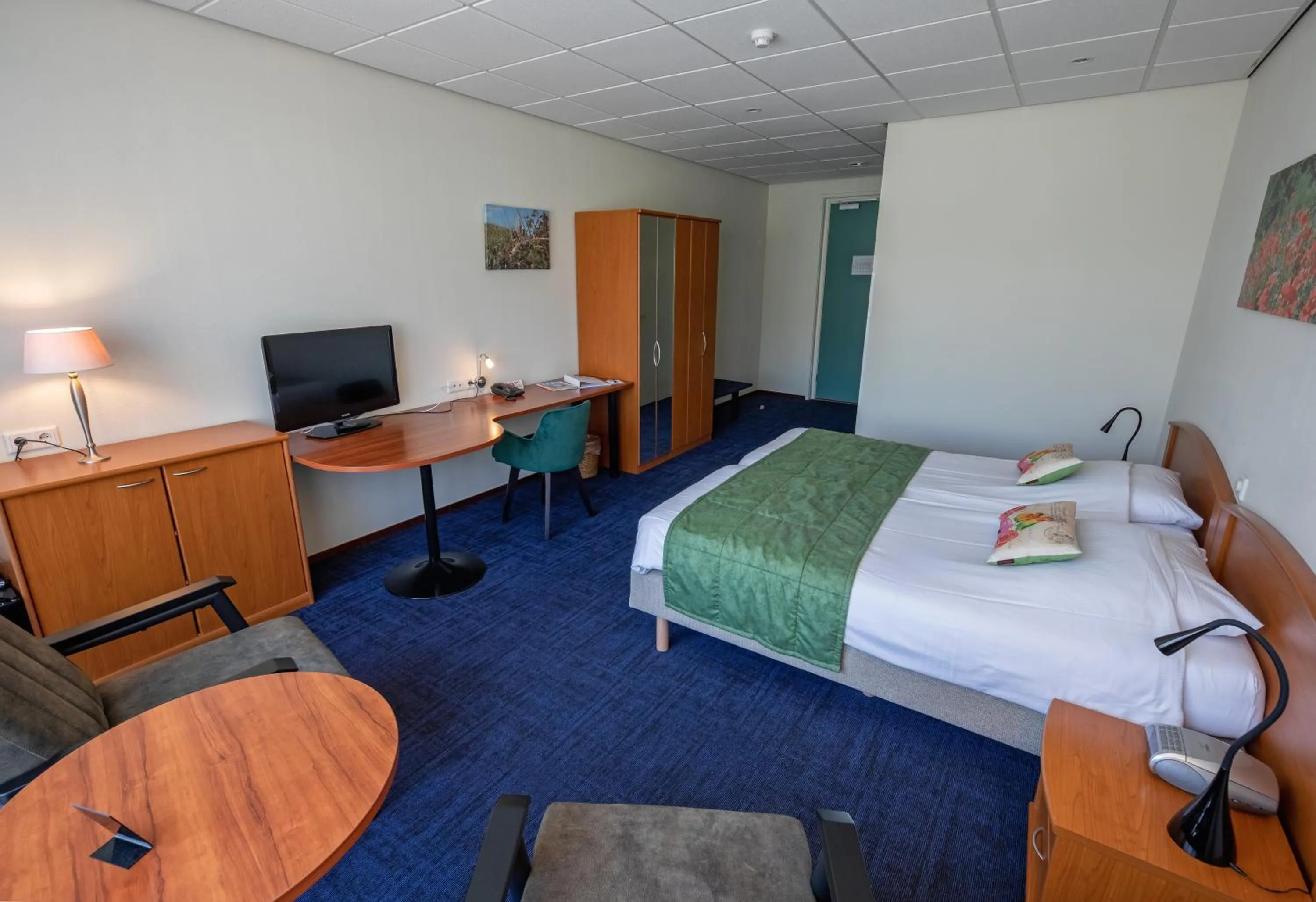 Photo of the whole room, Bed in Hotel de Branding