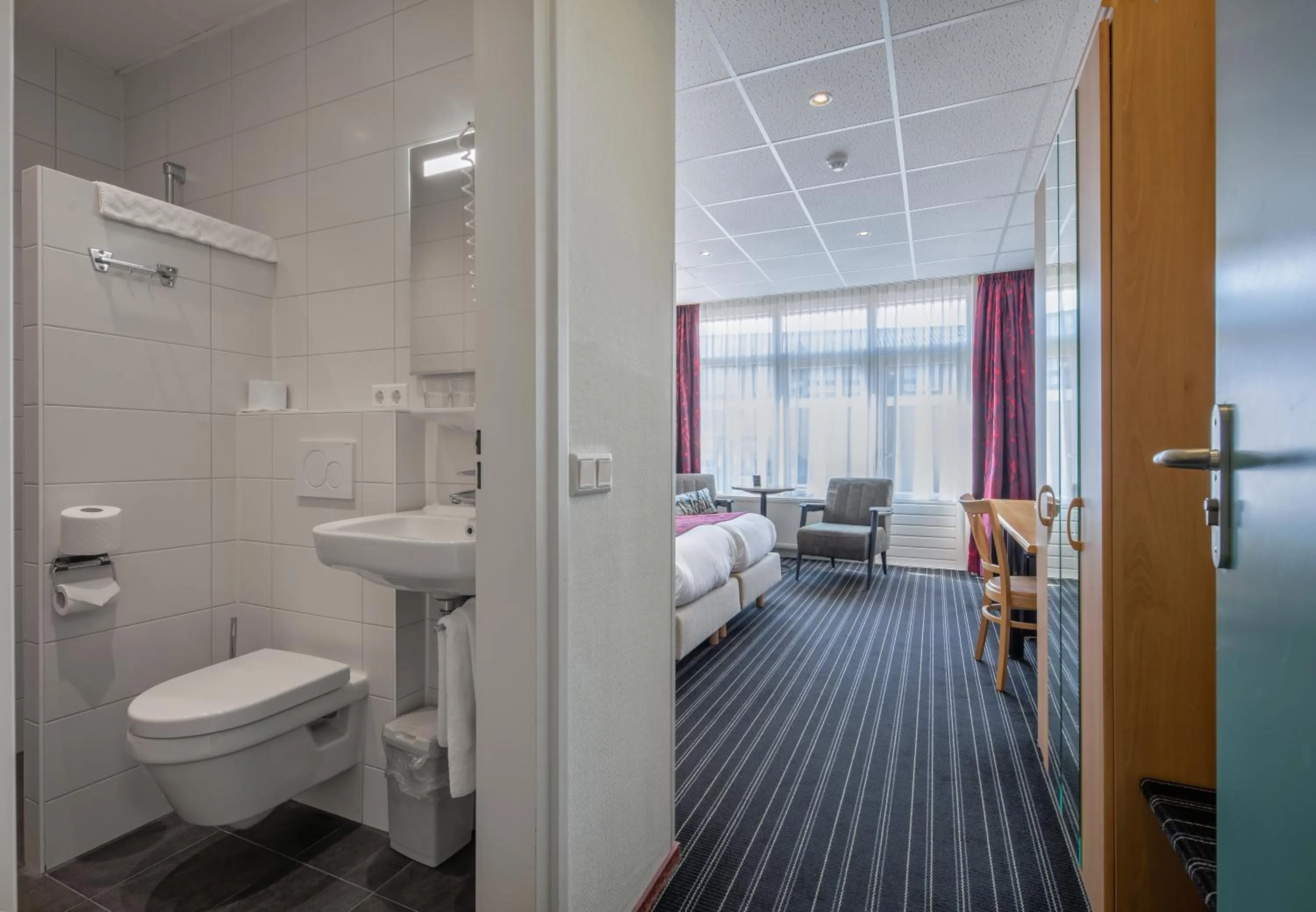Bathroom, Bed in Hotel de Branding