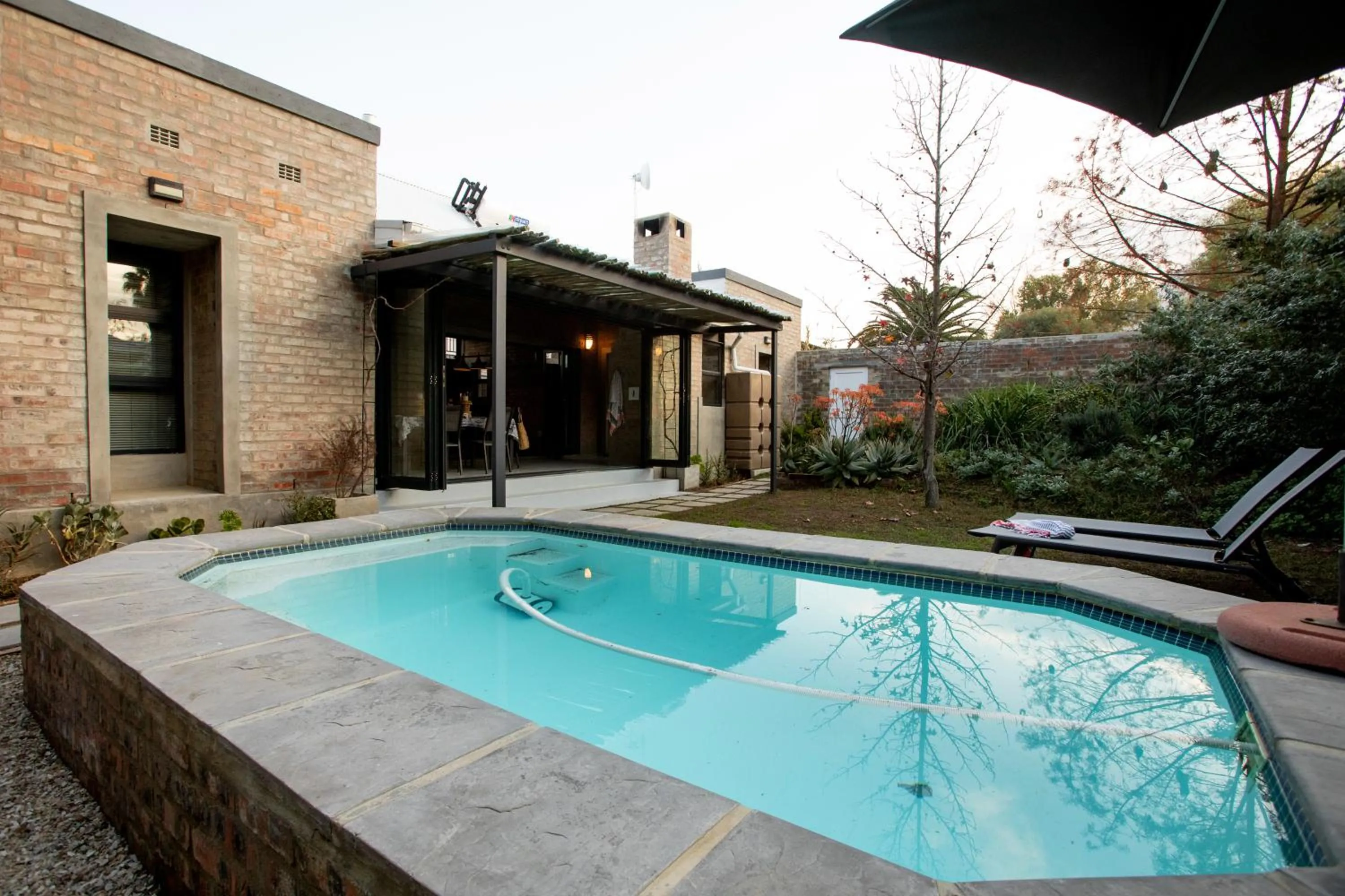 Swimming pool in Blaauw Cottage