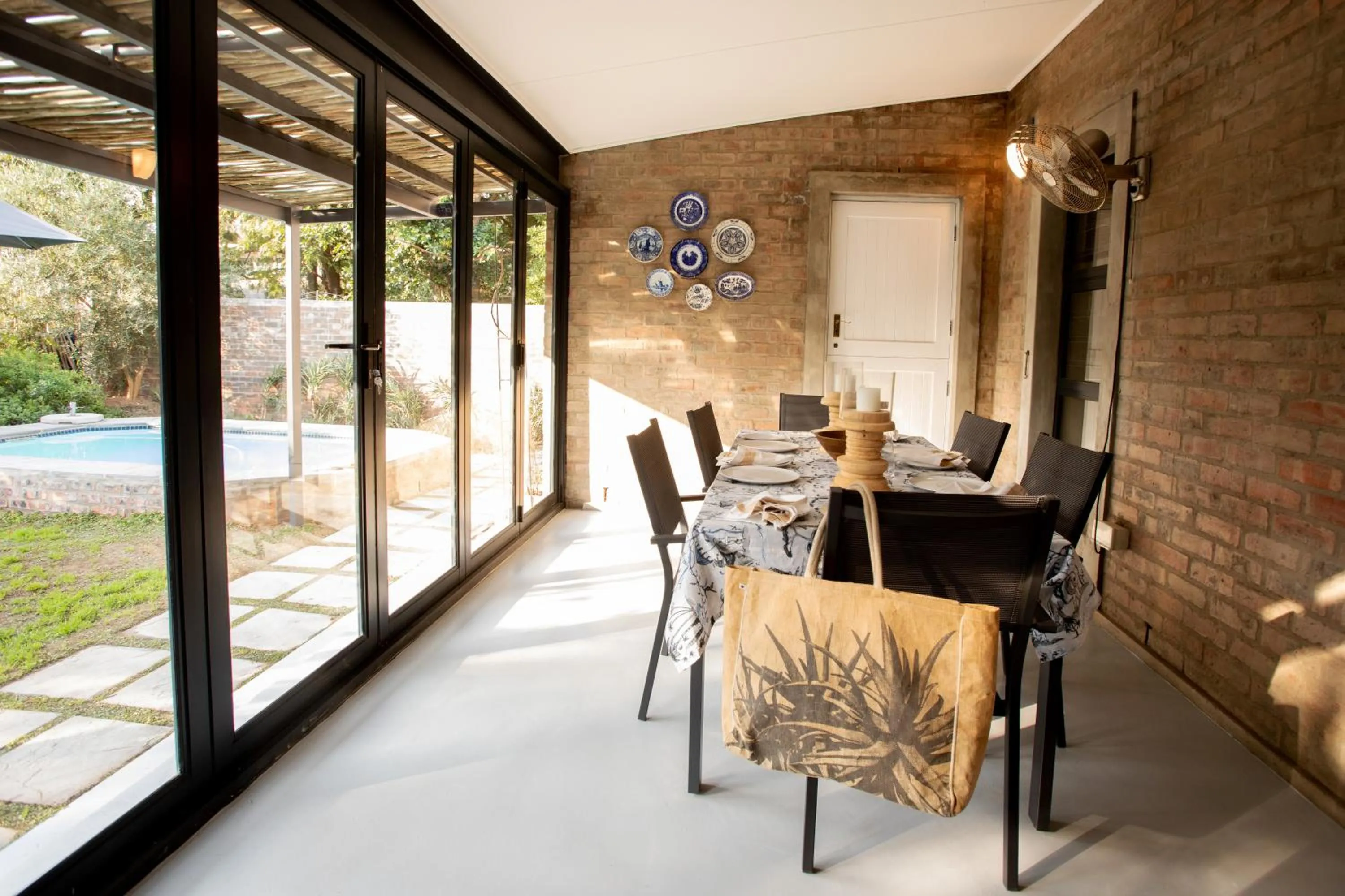 Dining area in Blaauw Cottage