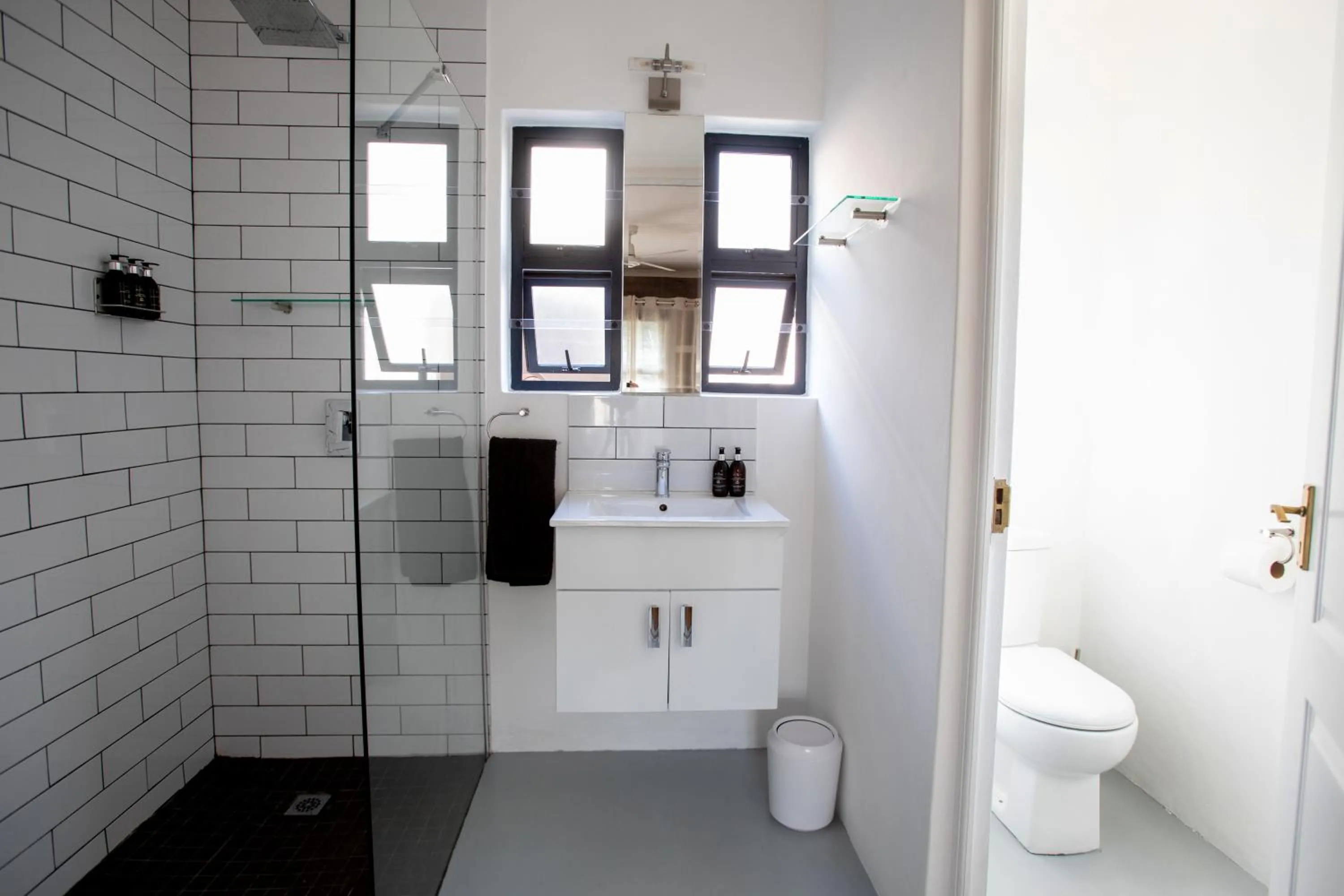 Bathroom in Blaauw Cottage