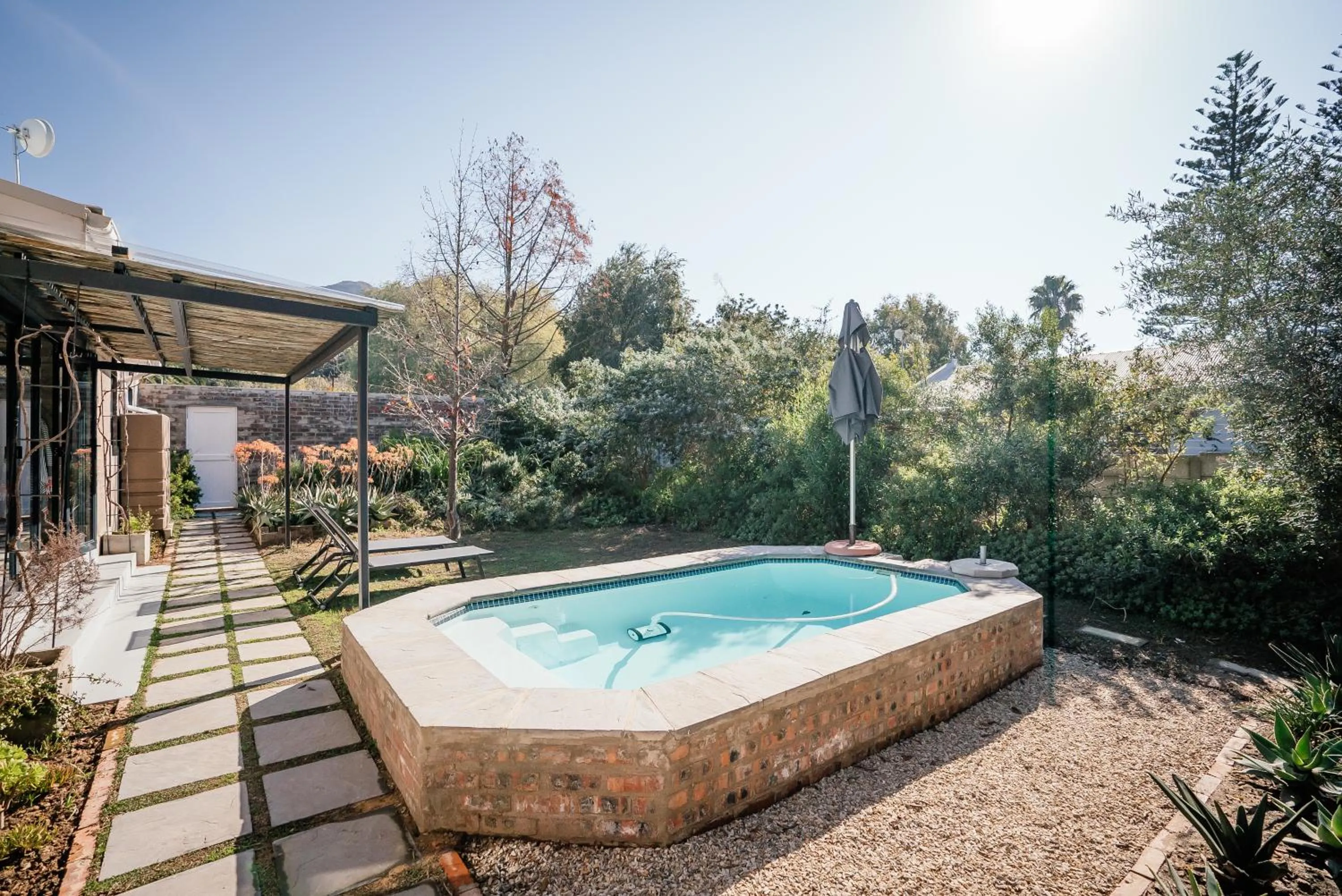 Pool view in Blaauw Cottage