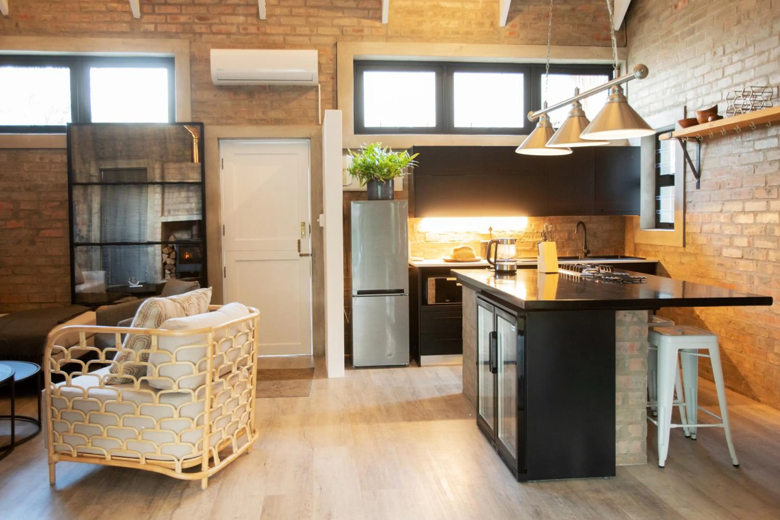 Kitchen or kitchenette in Blaauw Cottage